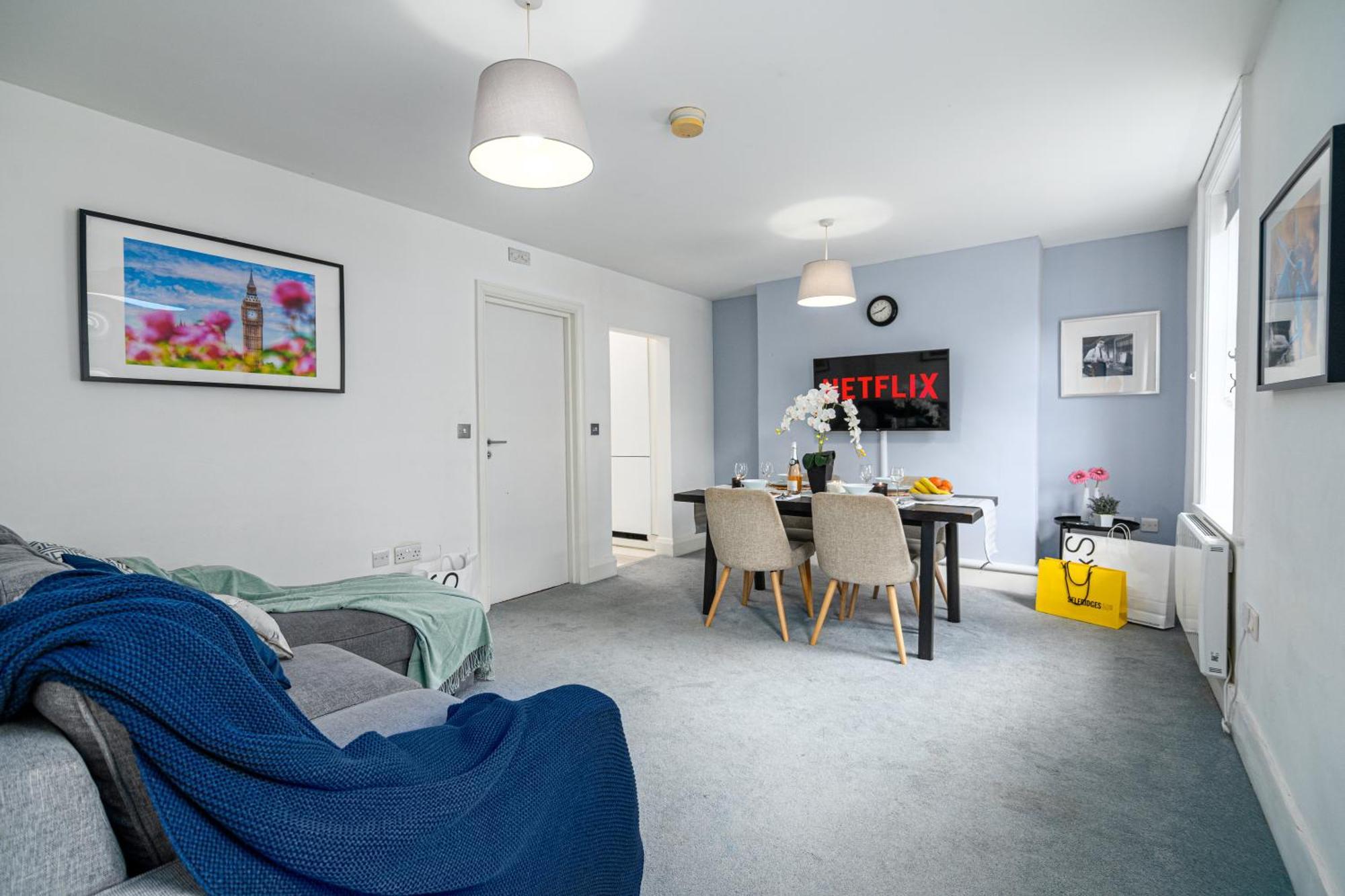 Selfridges Parkside Haven - 2 Bedroom * London