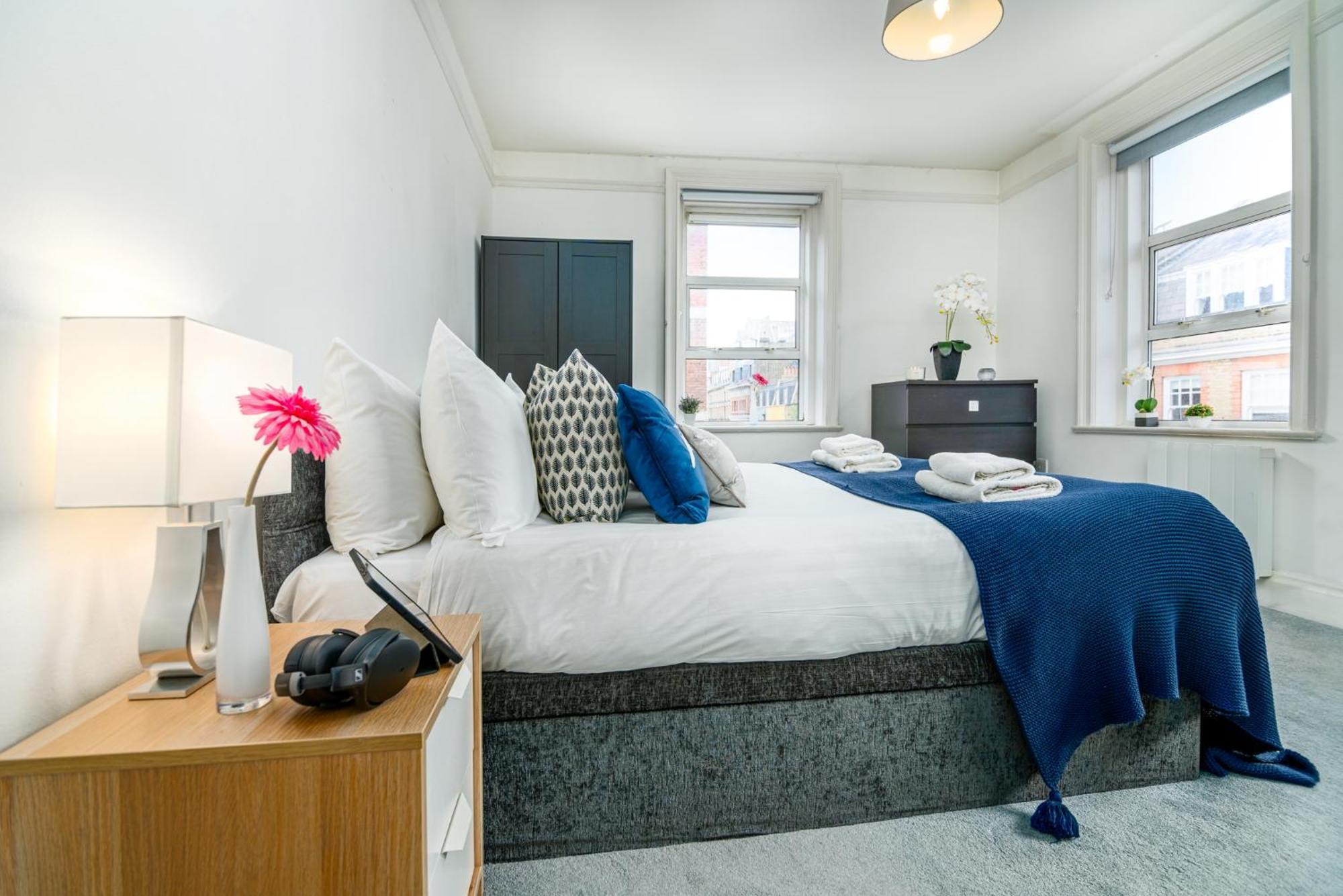 Selfridges Parkside Haven - 2 Bedroom Apartment *