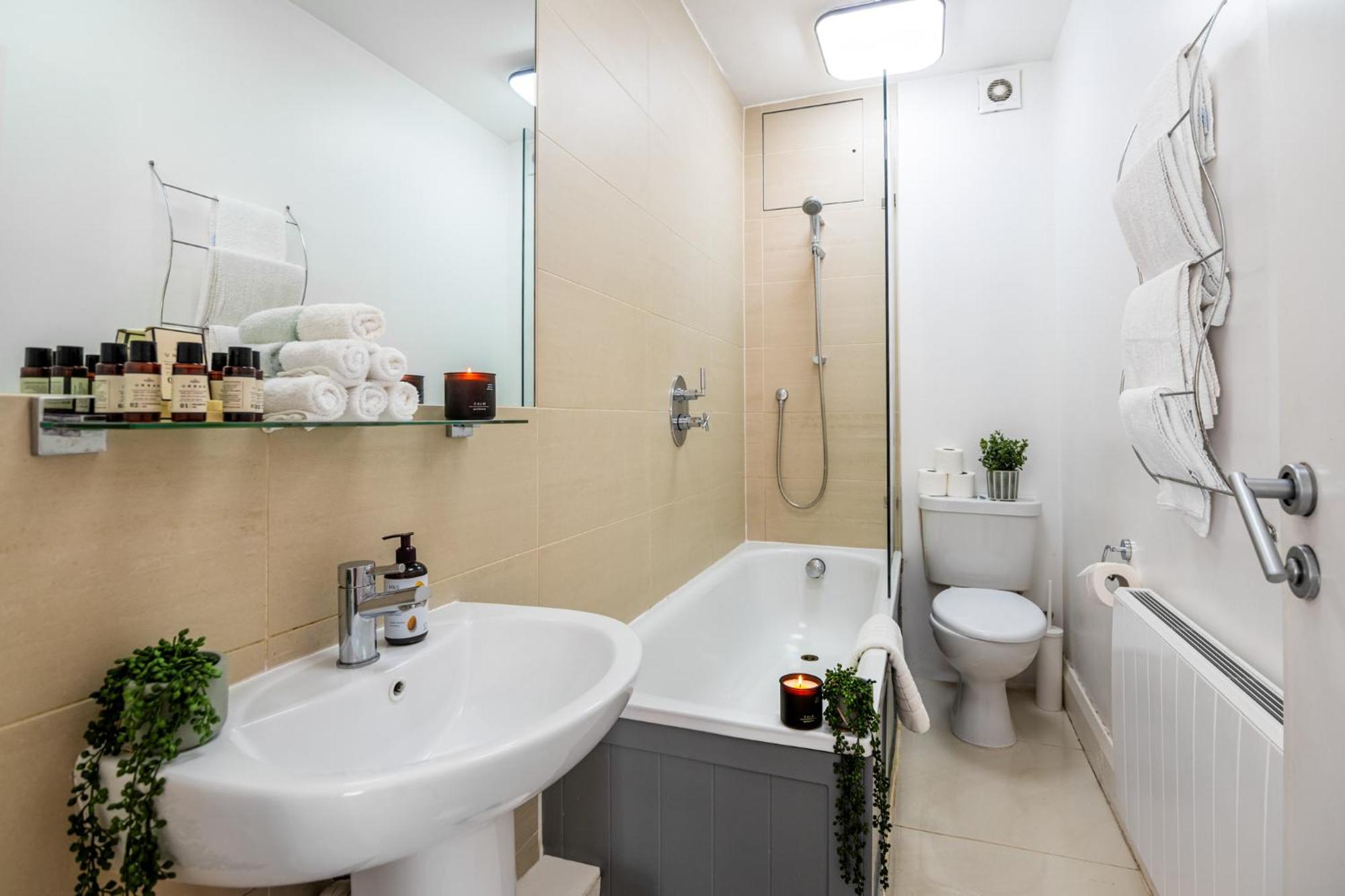 Selfridges Parkside Haven - 2 Bedroom *