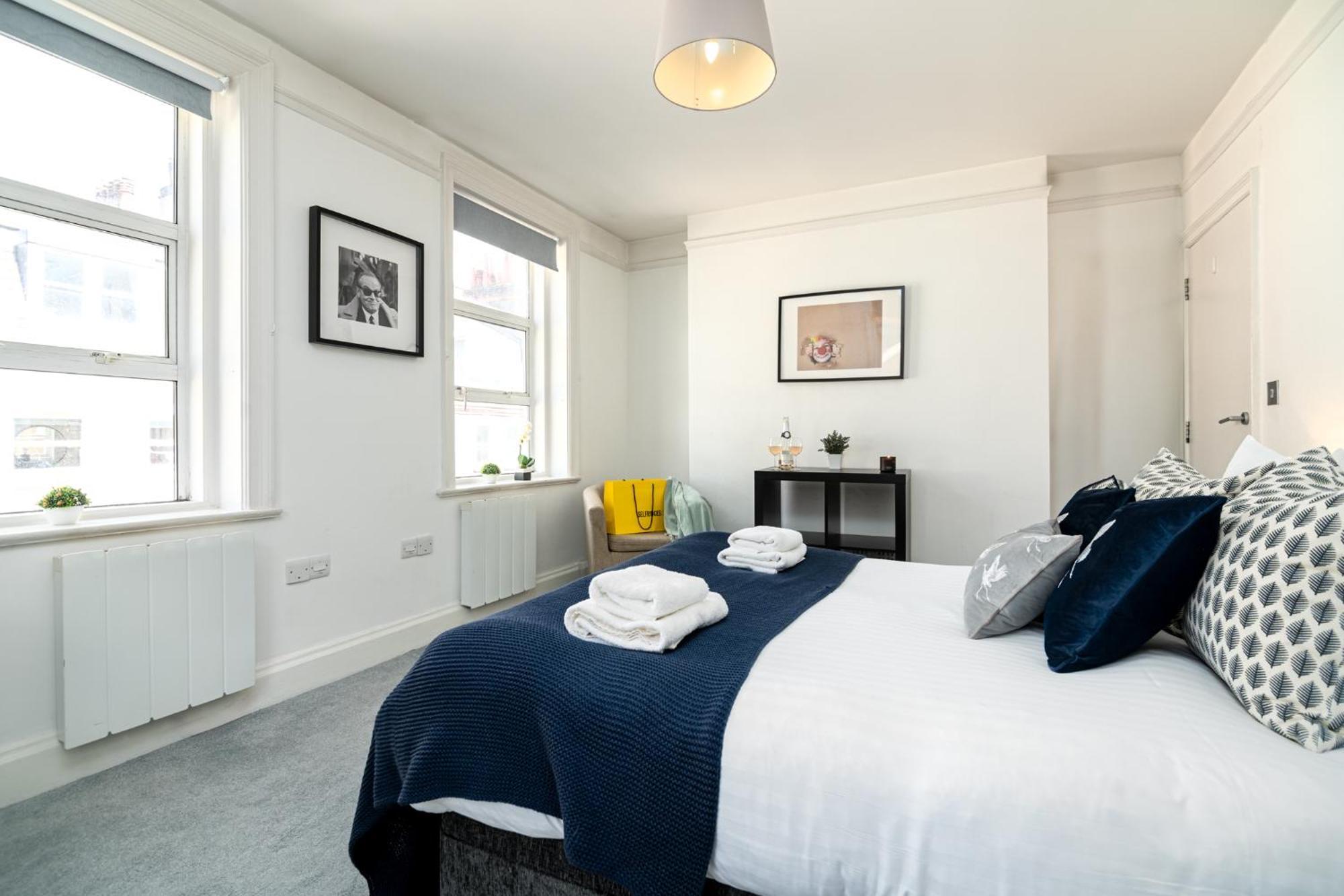 Selfridges Parkside Haven - 2 Bedroom Apartment *