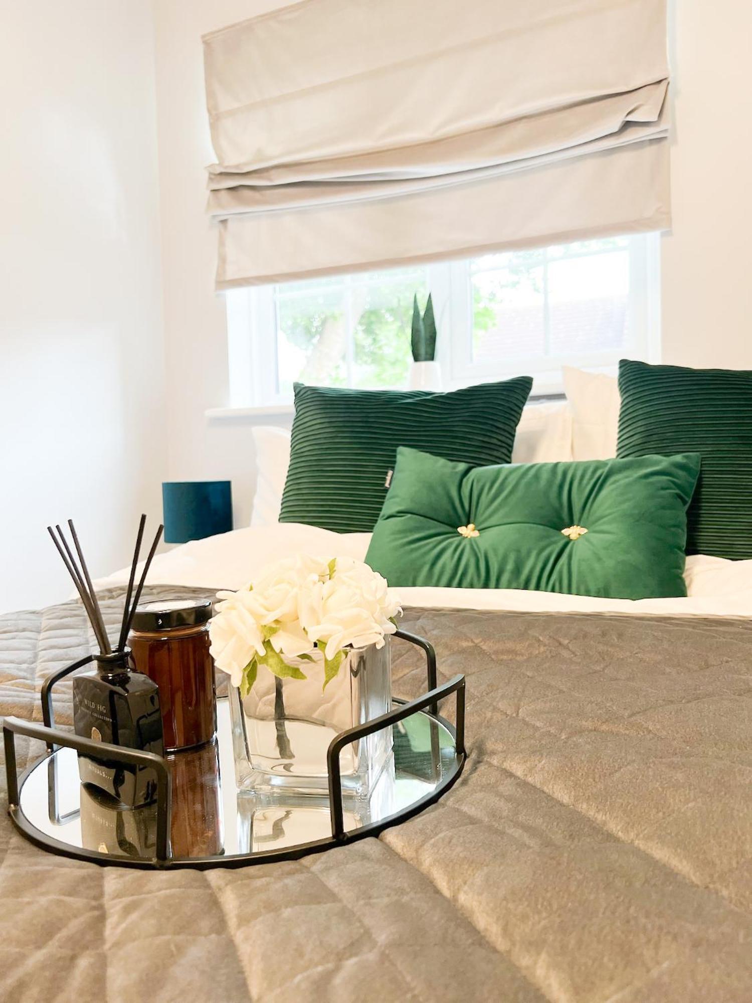 Beautiful In Beckton With Private Entrance And Garden *