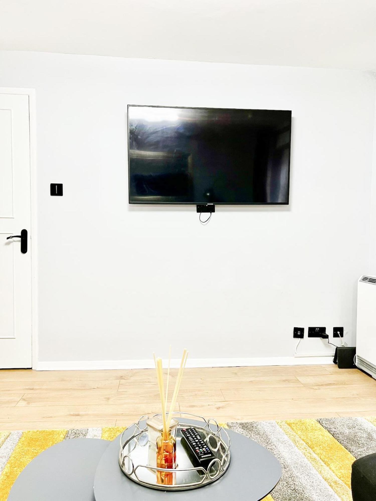 Apartment Beautiful In Beckton With Private Entrance And Garden London