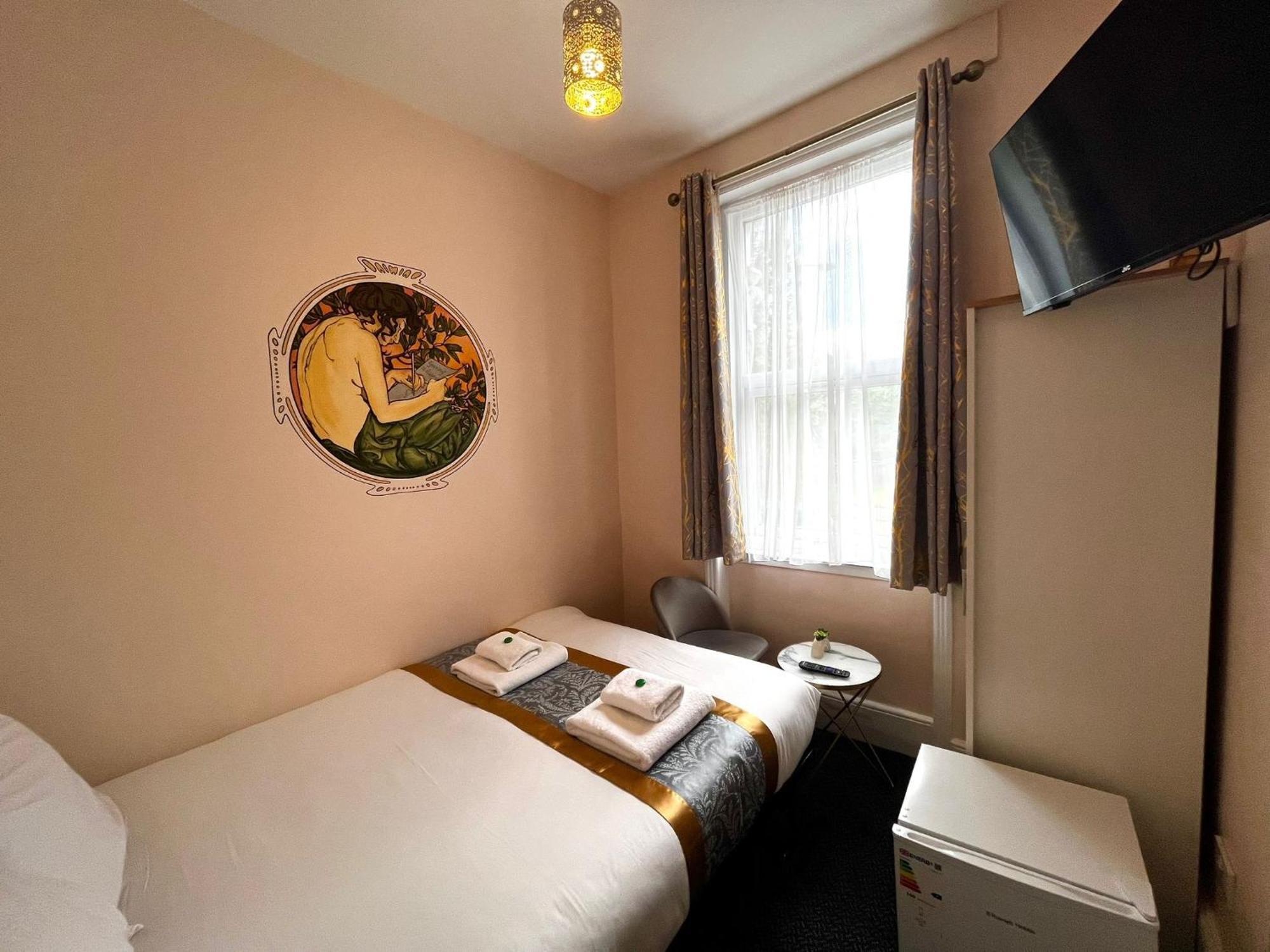 Hotel United London