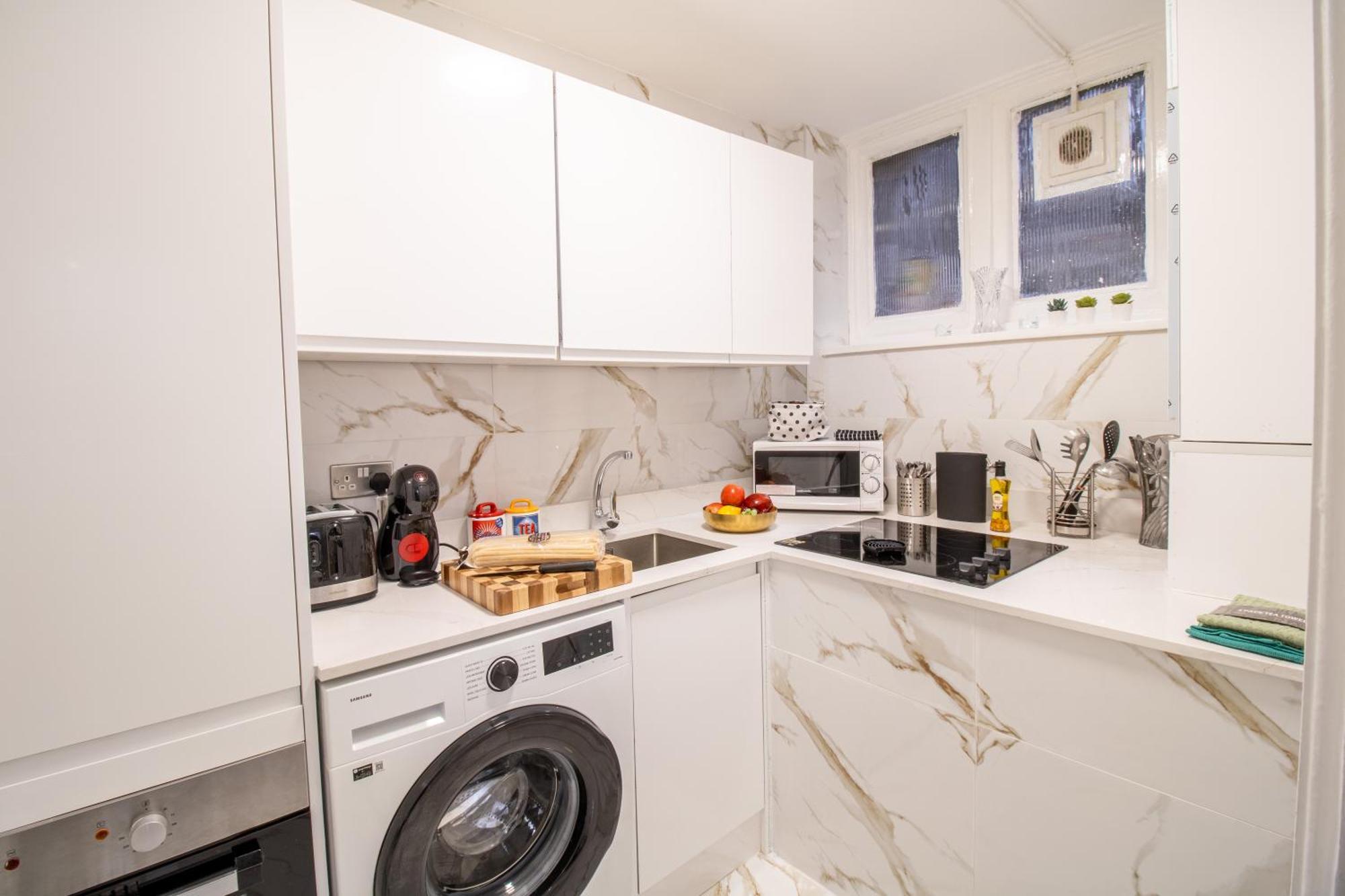 Apartment Oxford Street Chic Retreat - Unparalleled Elegance And Urban Comfort! Gc1 *