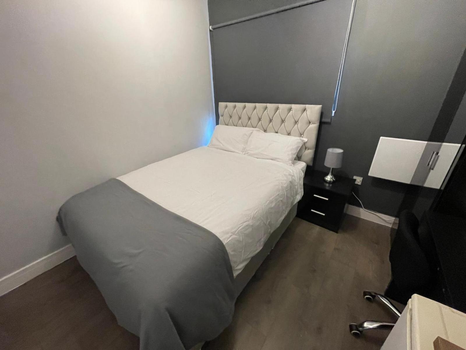Homestay Letzi Private En-suite Near Wembley London