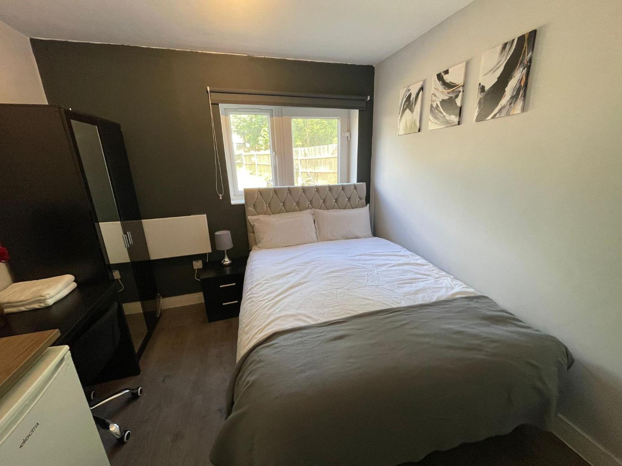 Letzi Private En-suite Near Wembley * London