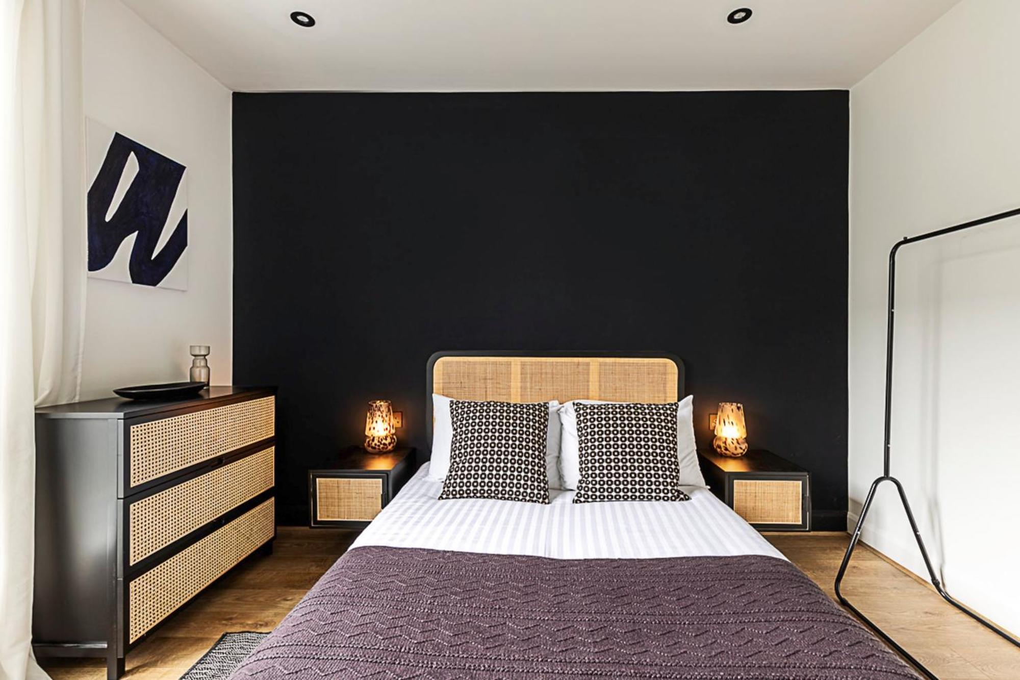 Apartment Stylish And Sleek East Retreat London