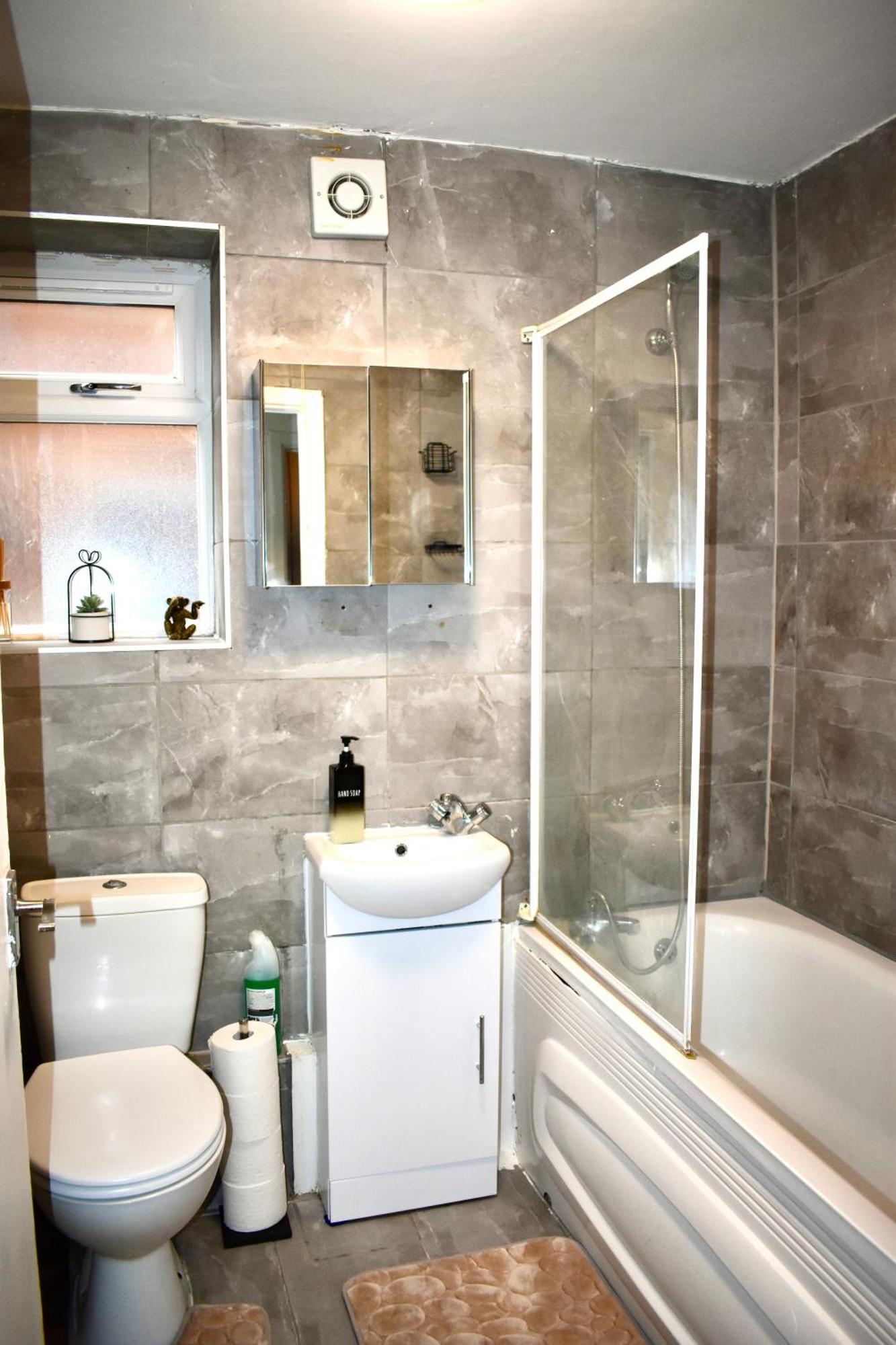 Luxury 2 Bedroom Apartment, Parking, Few Minutes Walk From Wembley Stadium Apartment