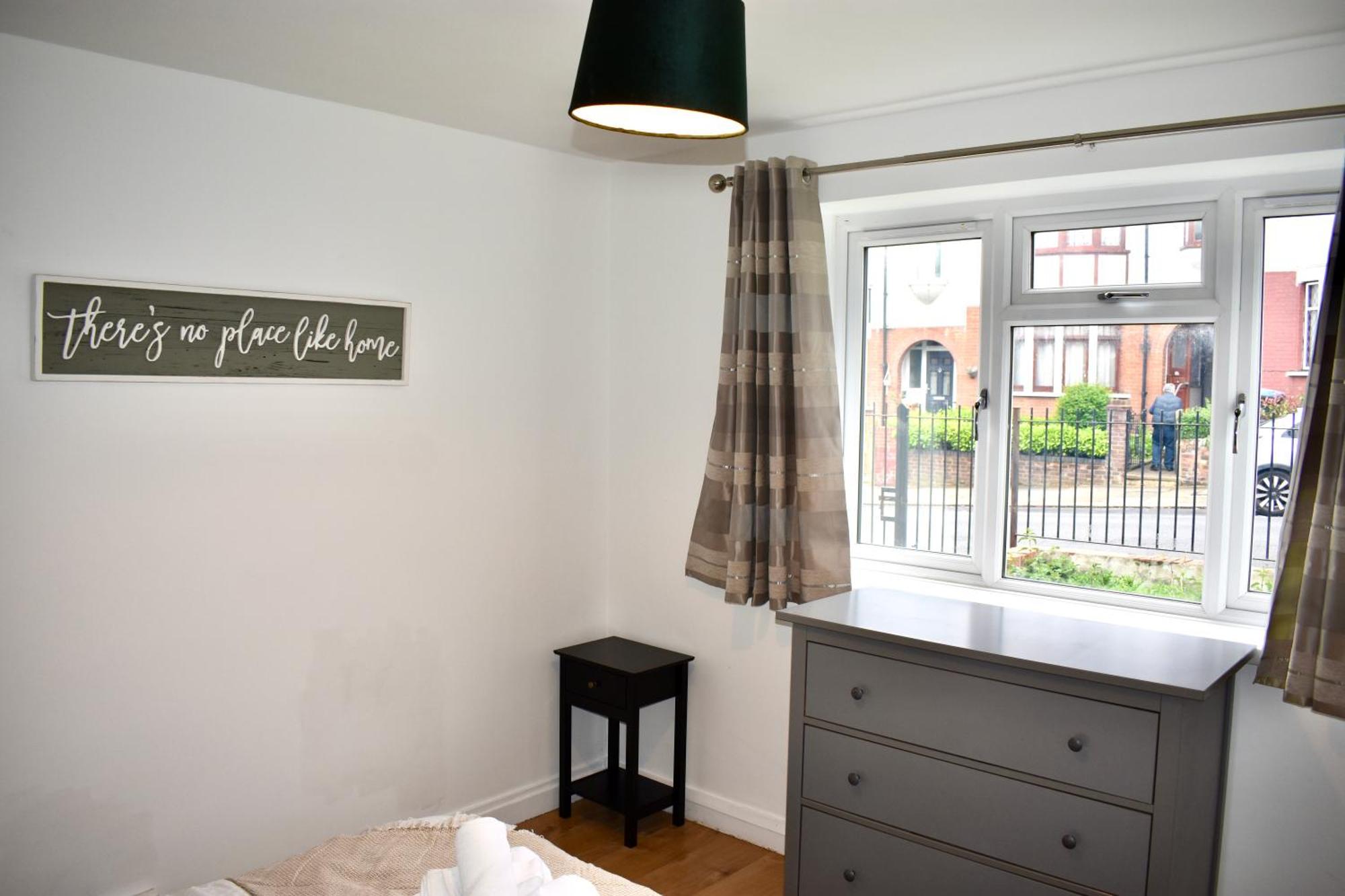 Luxury 2 Bedroom Apartment, Parking, Few Minutes Walk From Wembley Stadium * London