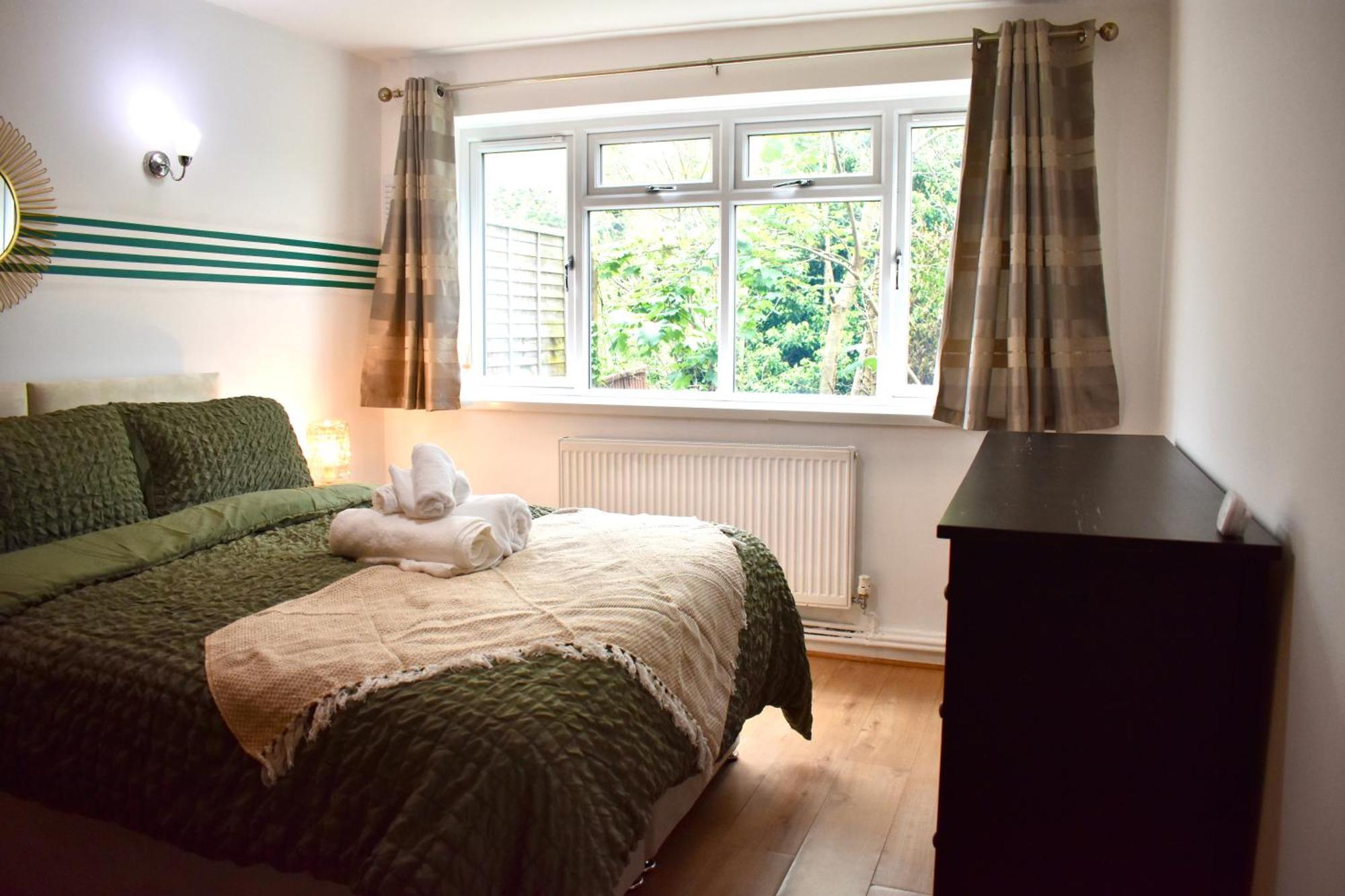 Apartment Luxury 2 Bedroom Apartment, Parking, Few Minutes Walk From Wembley Stadium