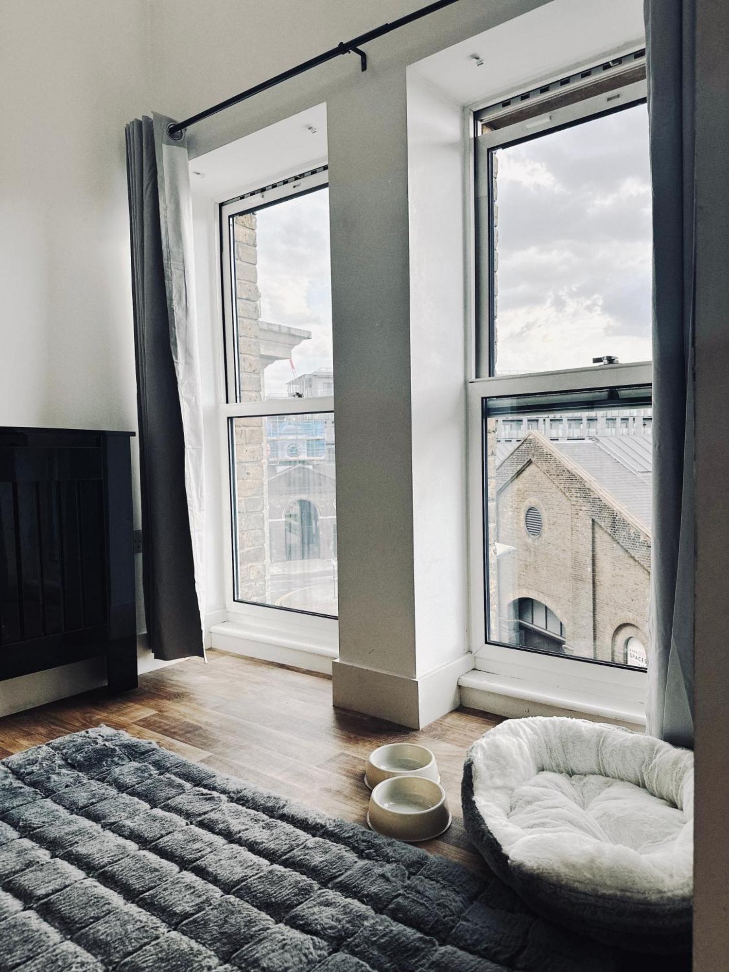 Apartment 25 Percent Off Monthly 2bed Serviced Business & Family Guests Free Wifi & Netflix Sleeps 4! *