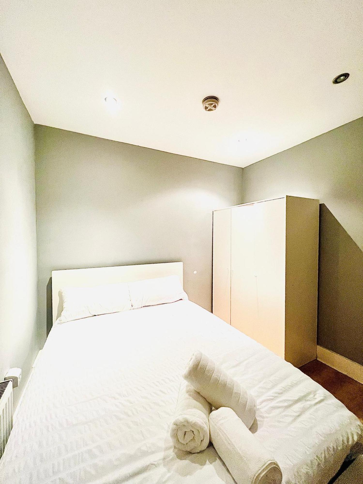 Luxxe Apartments, Kensington & Chelsea, Prime Location, With Many Stations, Westfield Shopping Centre Mins Away Walk