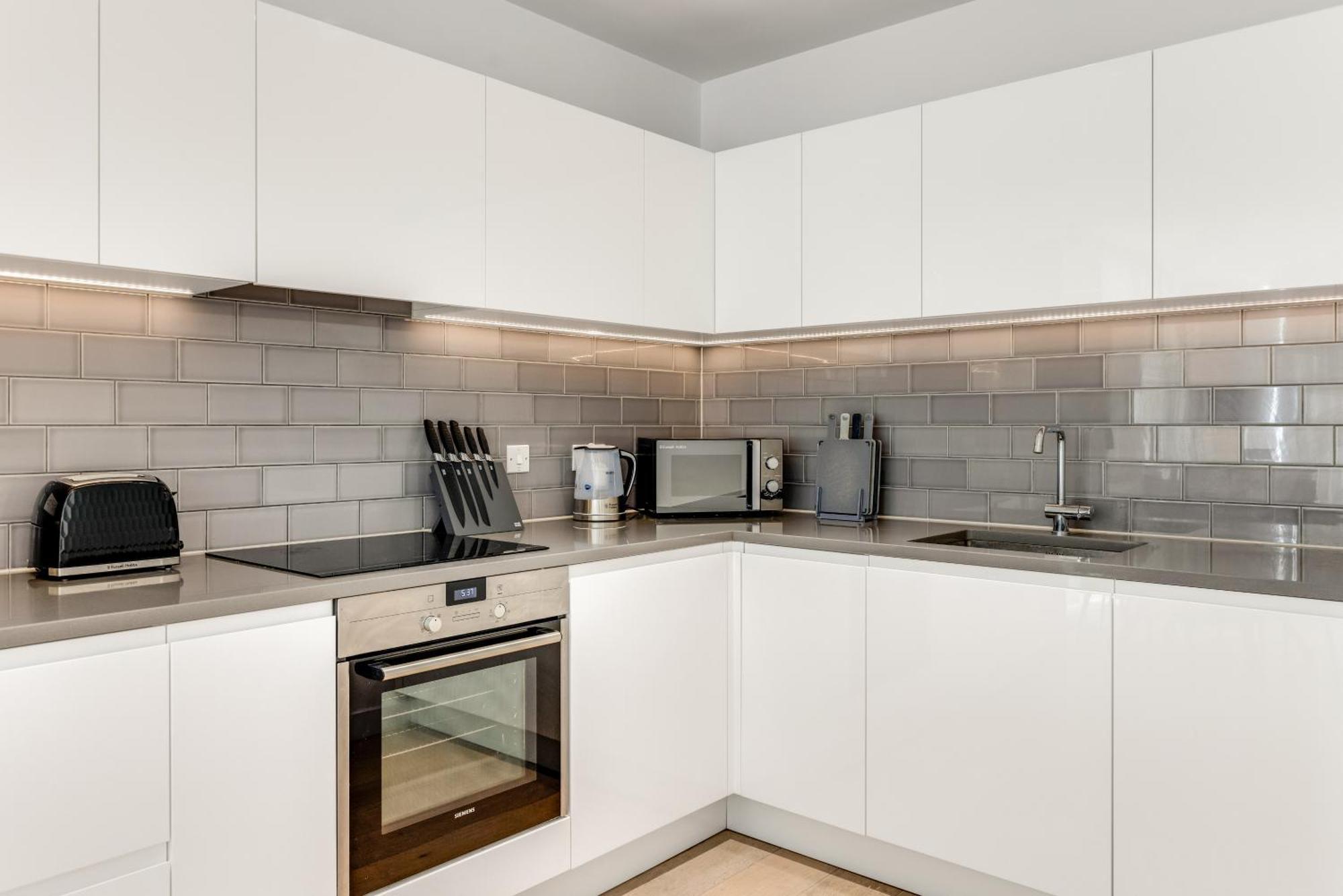 Khayat Homes - The Khalifa - One Bed Luxury Apartment