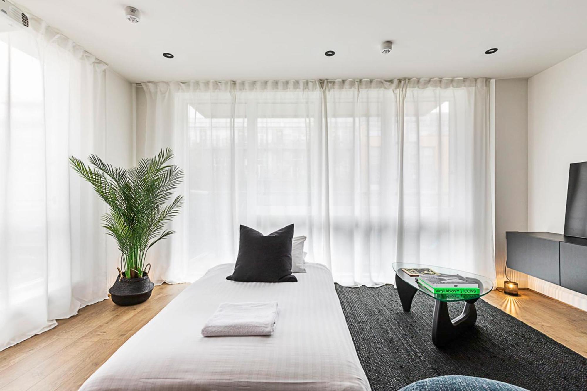 Stylish And Sleek East Retreat London