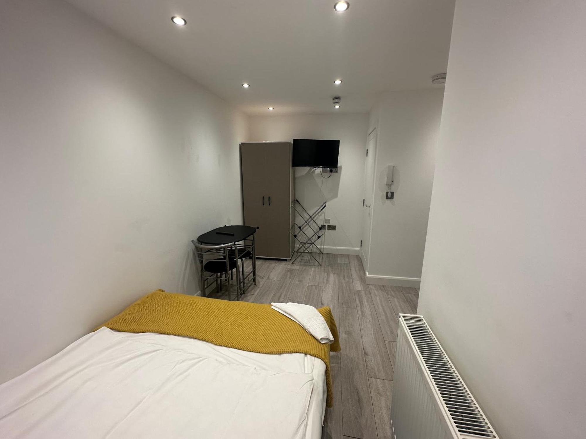 Apartment Olympia London