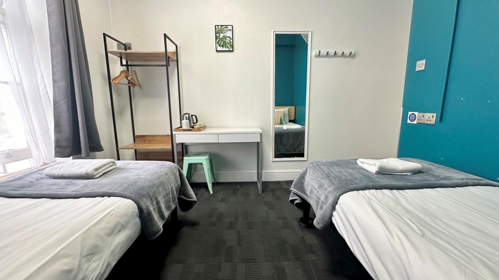 Smart Hyde Park View Hostel London