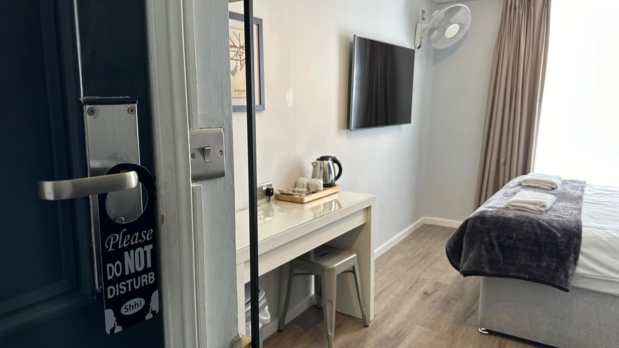 Smart Hyde Park View Hostel