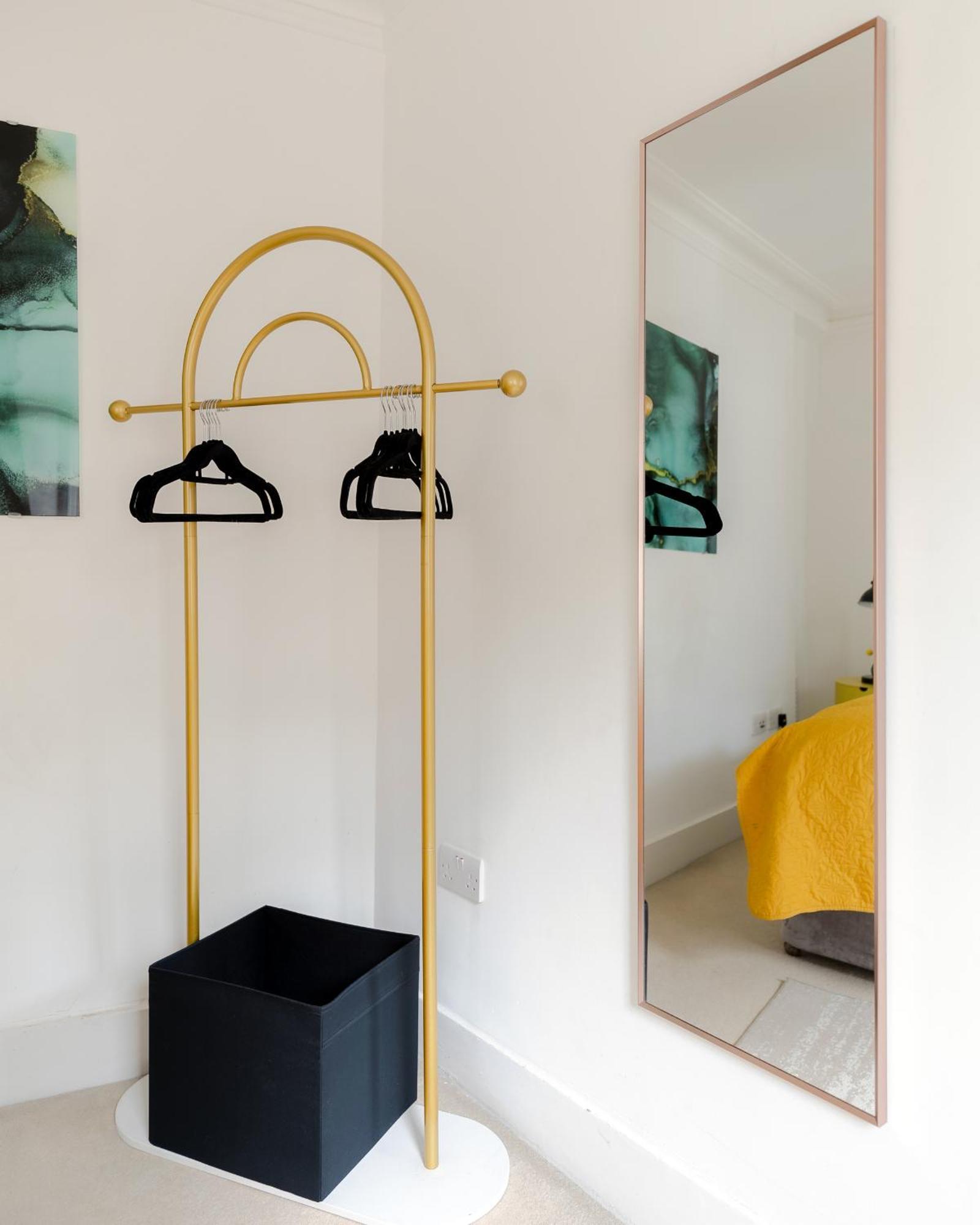 Rare Find Off Oxford St! Soho 5bed Design House For Xxl Groups *
