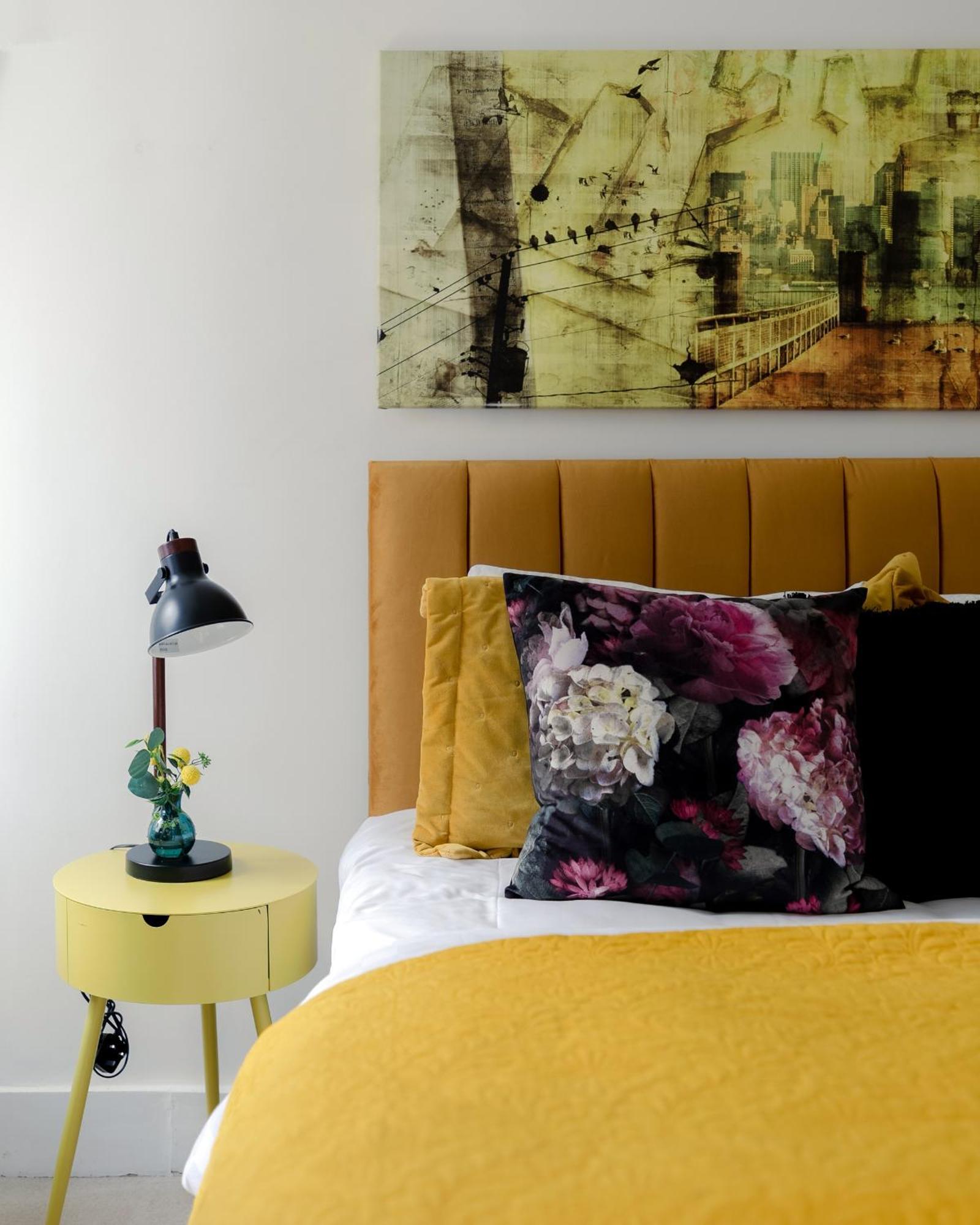 Rare Find Off Oxford St! Soho 5bed Design House For Xxl Groups Apartment