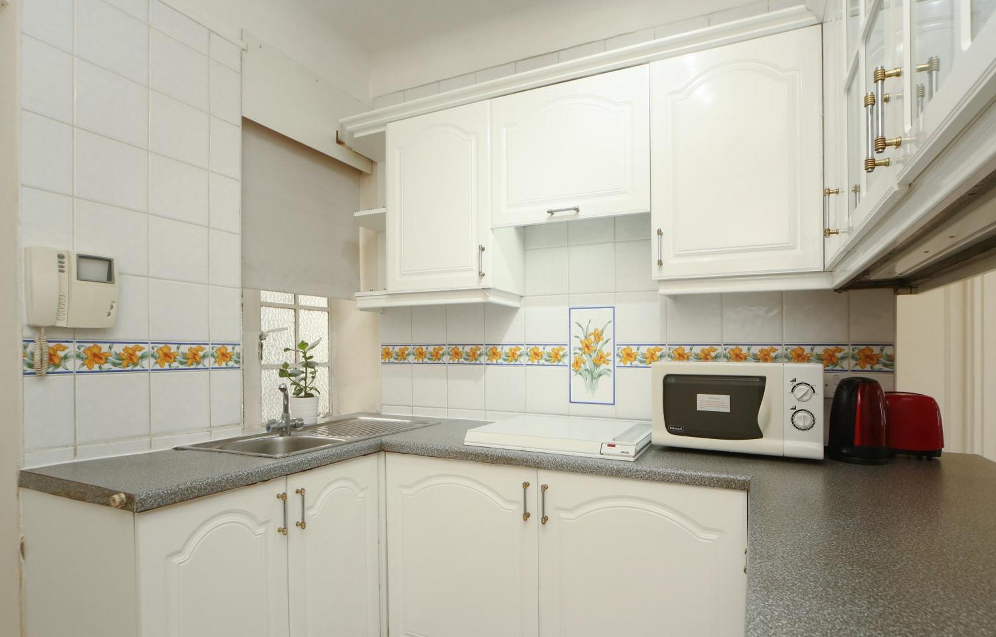 Bryanston Apartment *