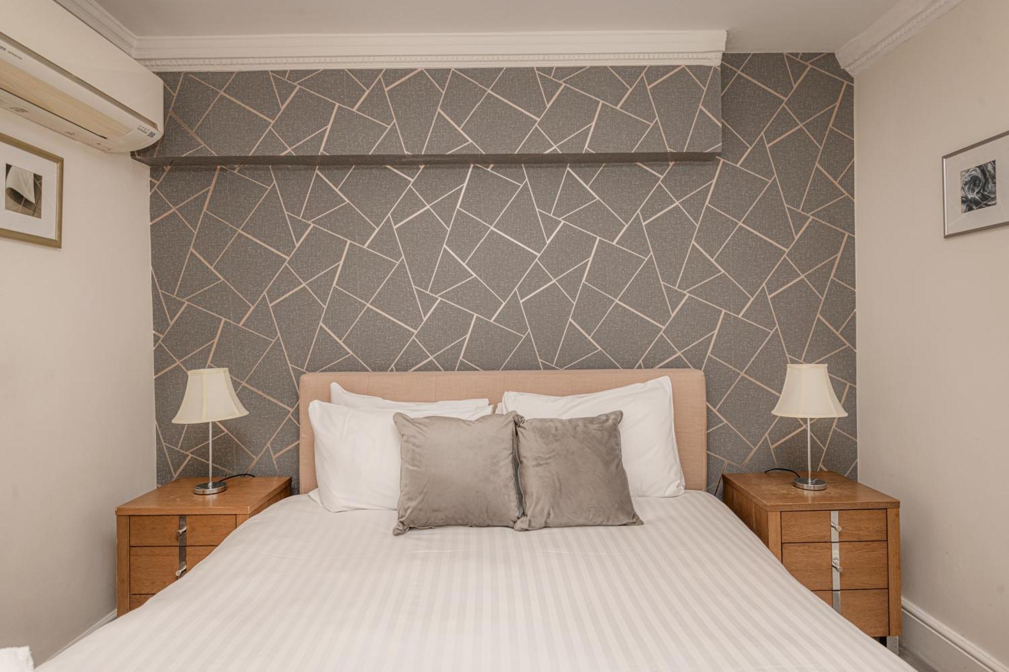 Queensgate Court 4* London