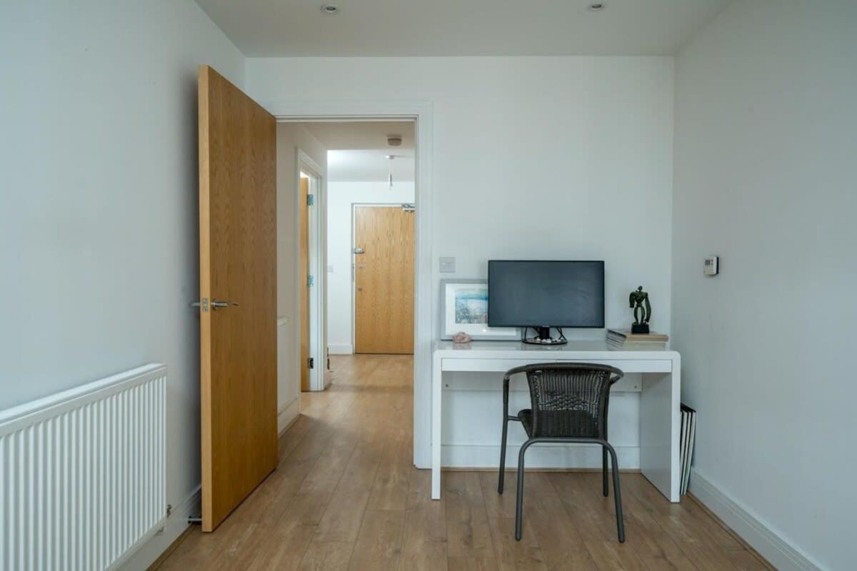 Trustay Wandsworth * London