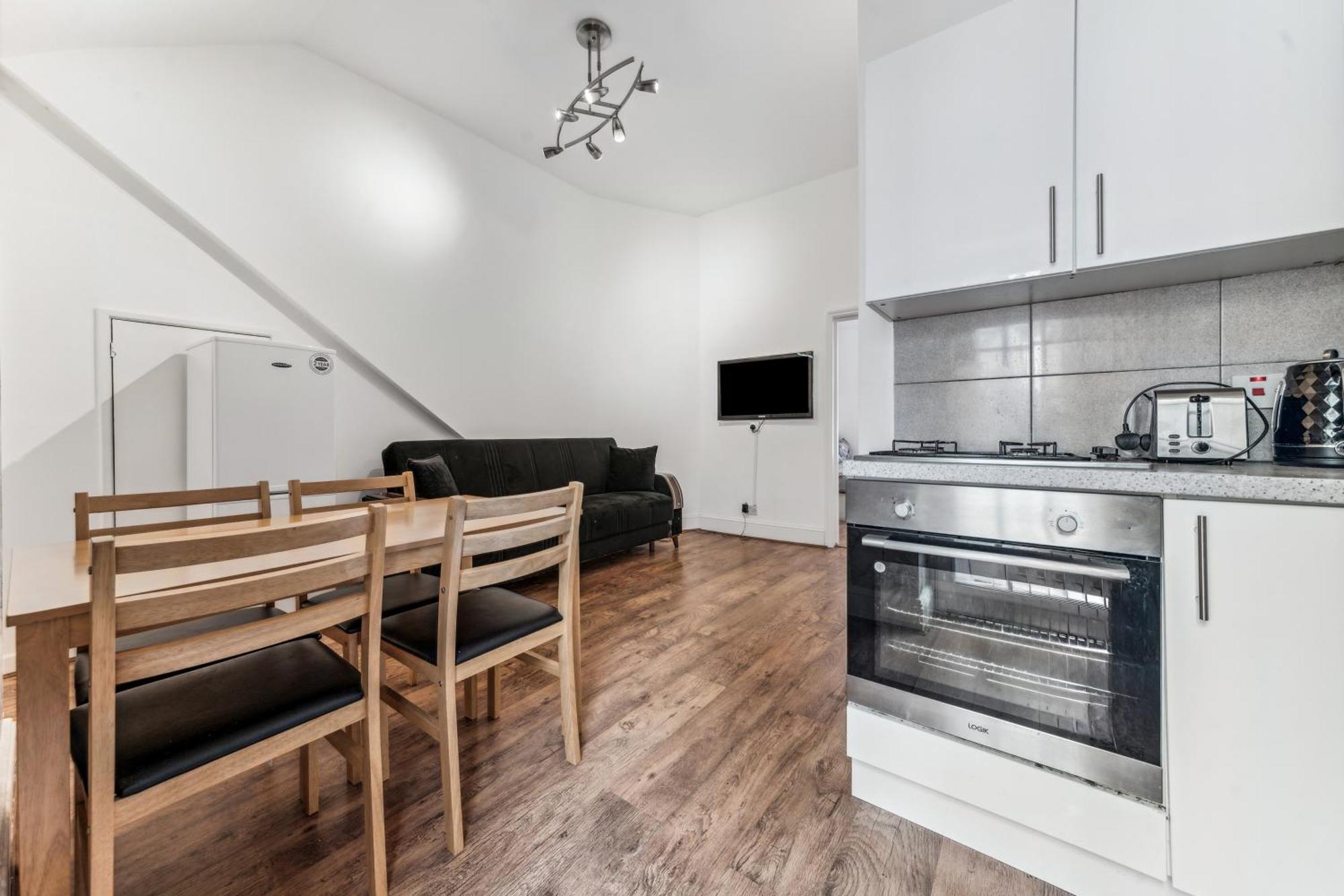Cozy Wimbledon Apartment *