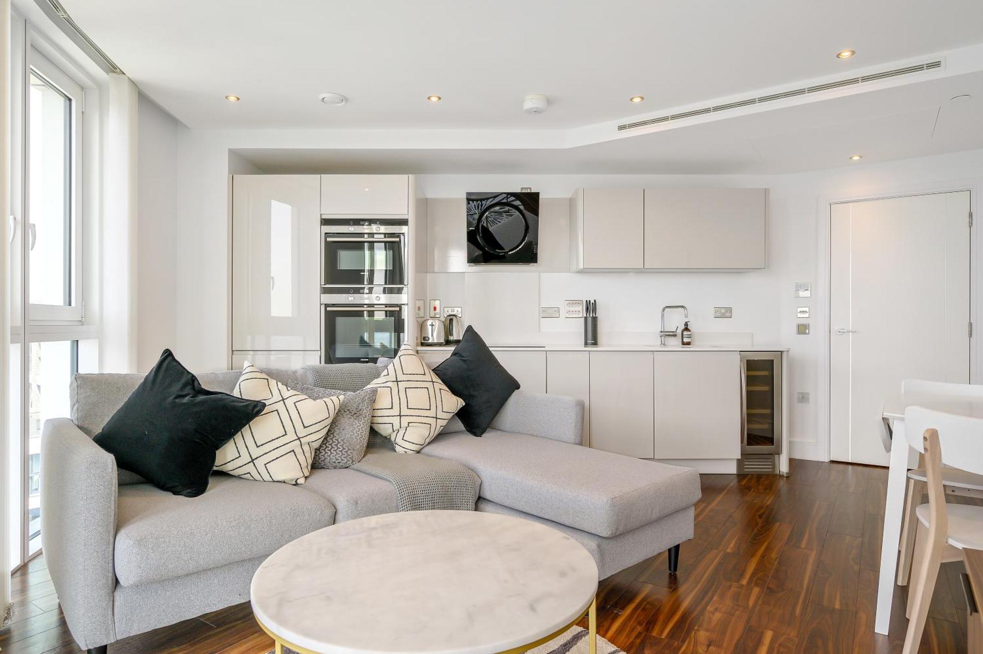 Stunning 1-bed In Apartment