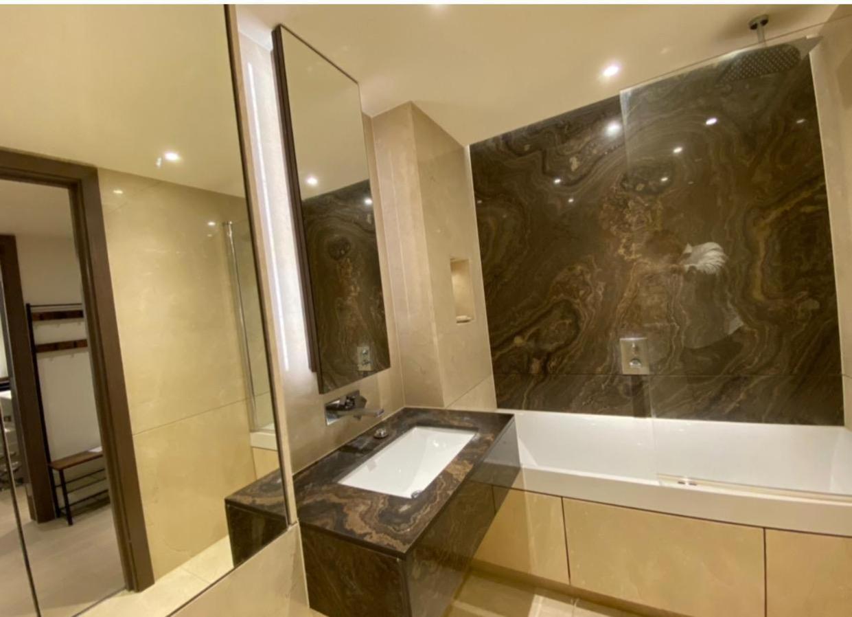 Luxury In Chelsea Apartment