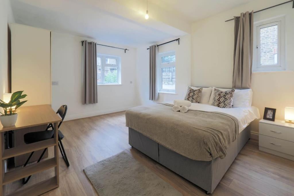 Apartment 2 Bed Flat In Heart Of Kilburn With Full Kitchen London