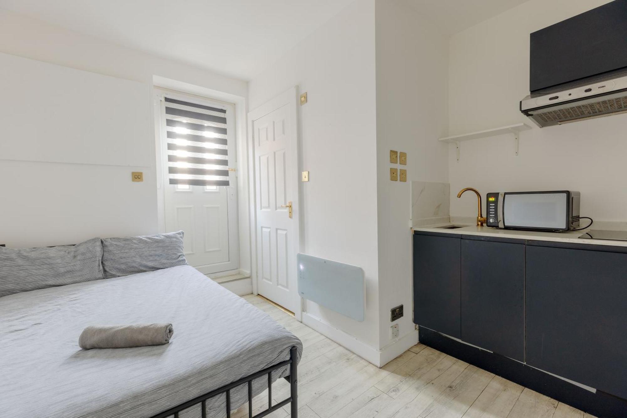 Tower Apartment's * London