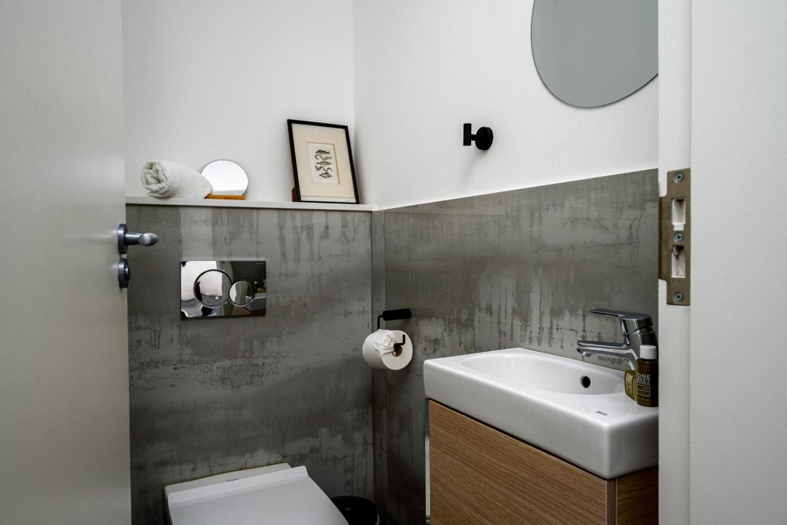 Guestready - Modern Terraced House In London