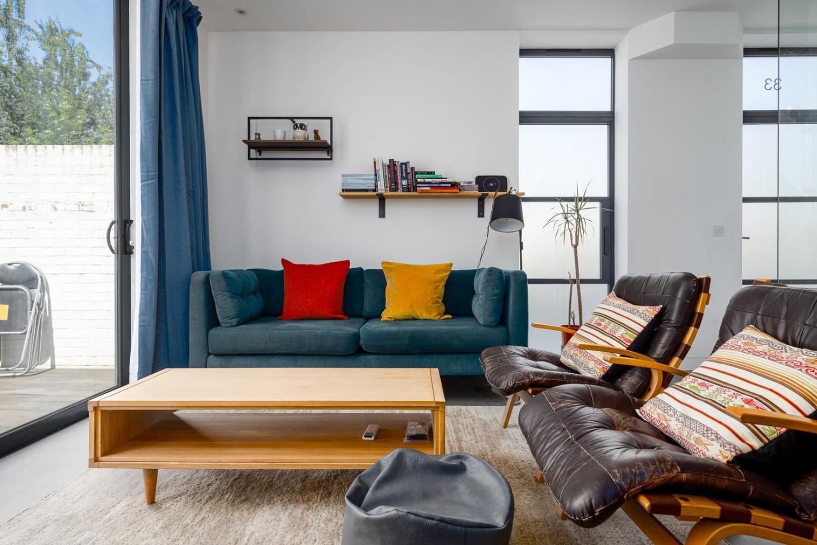 Guestready - Modern Terraced House In * London