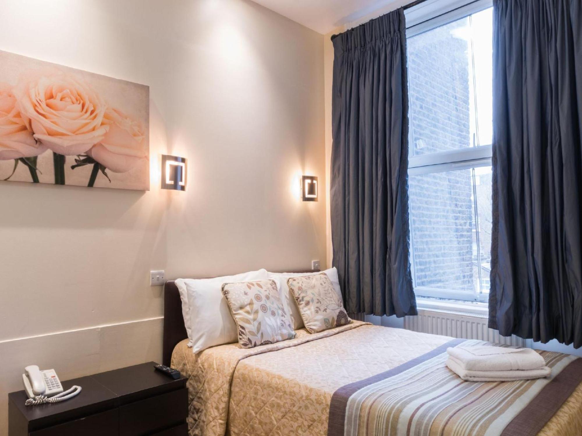 Notting Hill Gate 3*