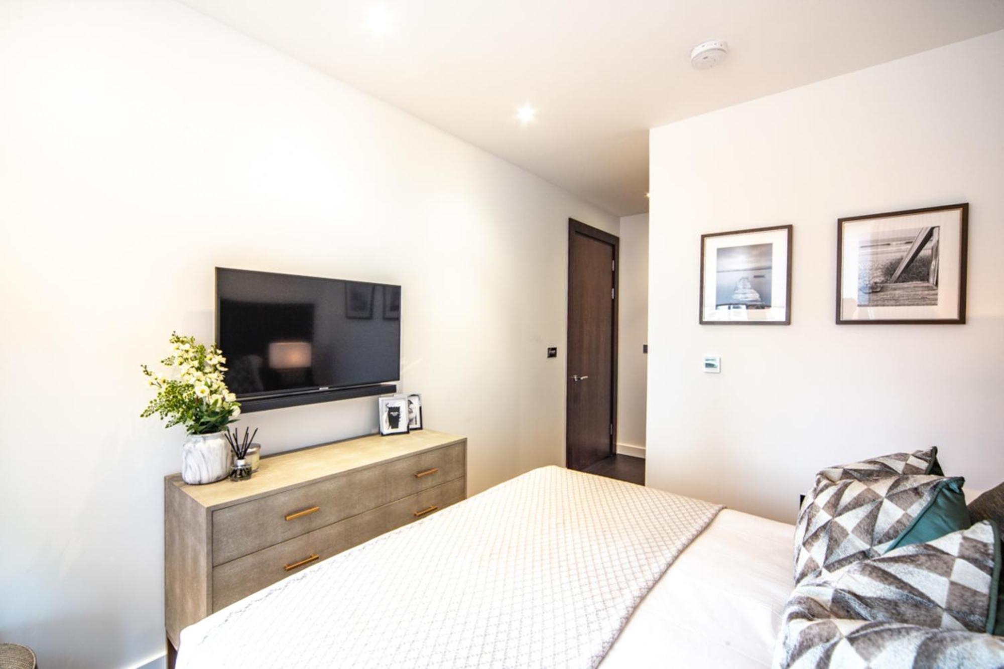 Thornes House Apartment
