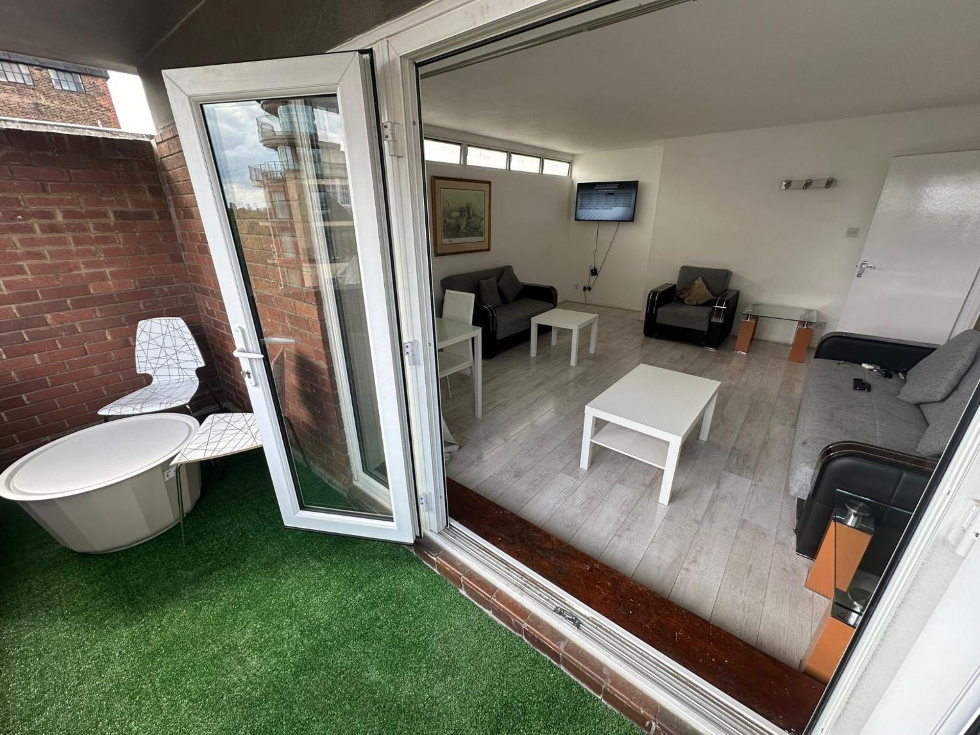 Queens Way Apartment London