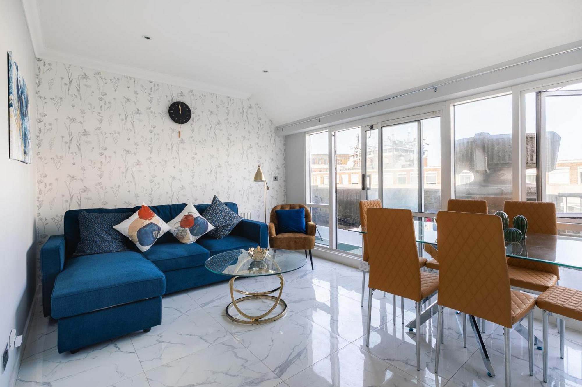 Marble Arch Apartment *