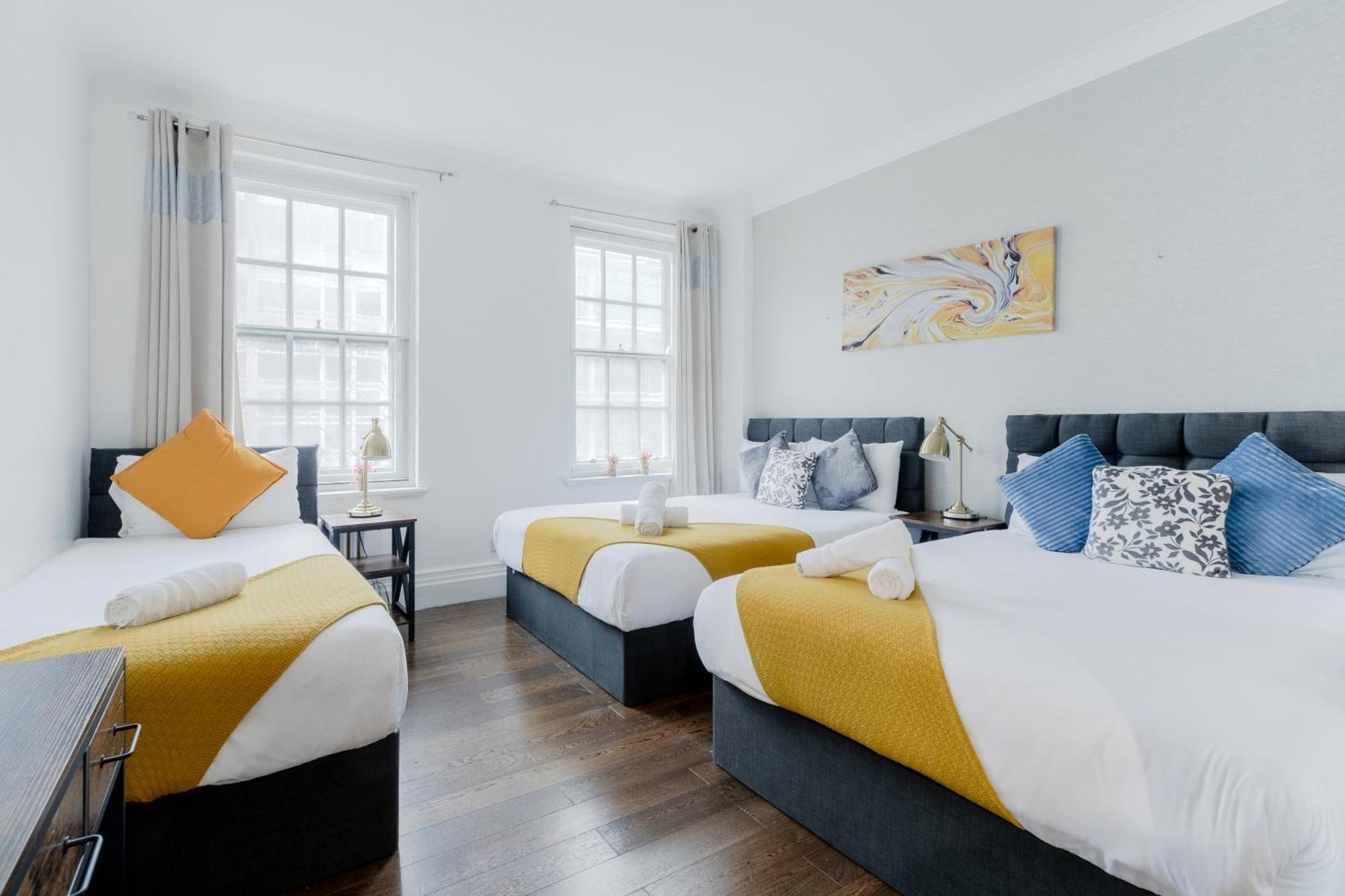 Marble Arch Apartment *