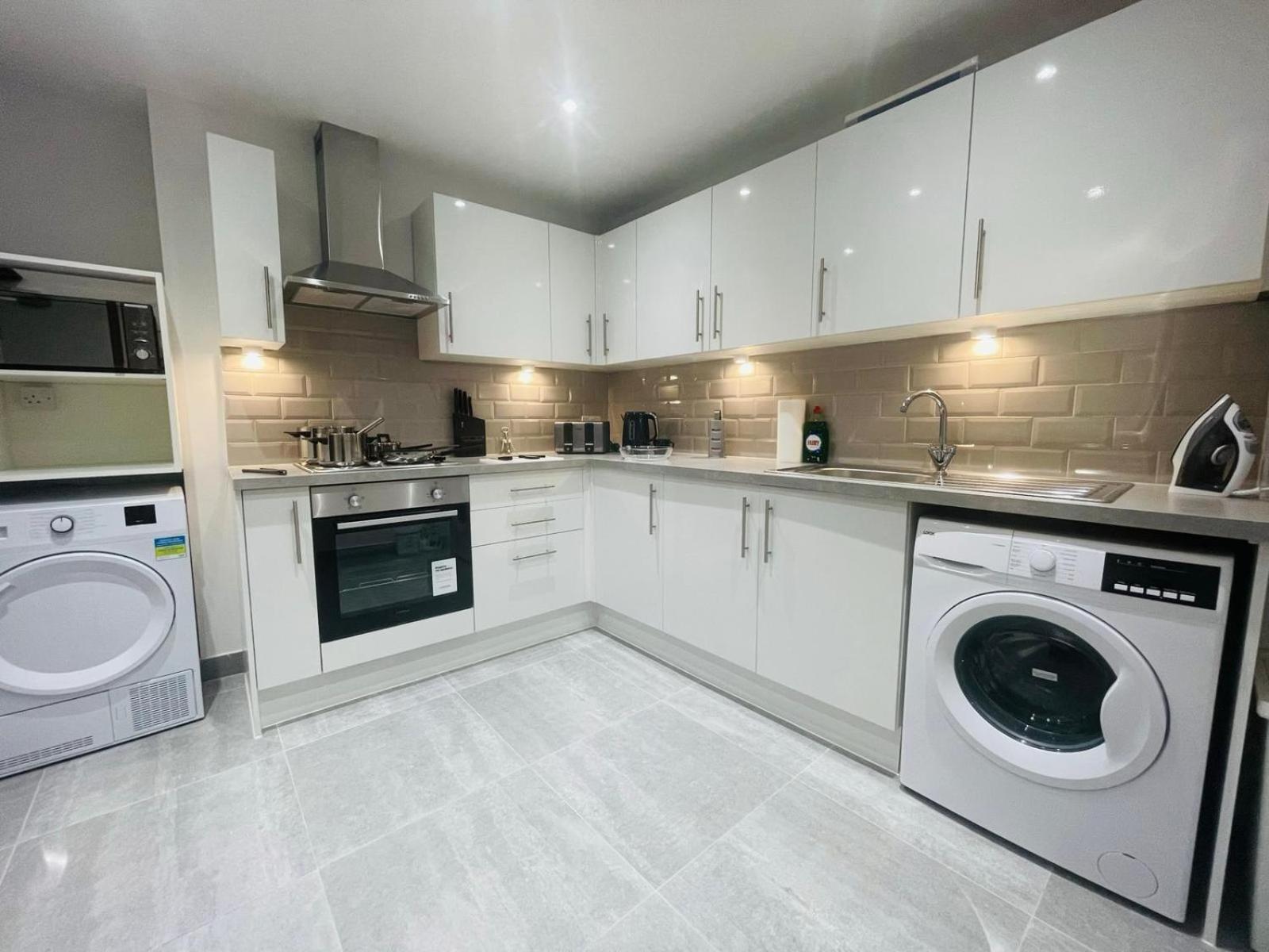 Hackney By Sleepy Apartment