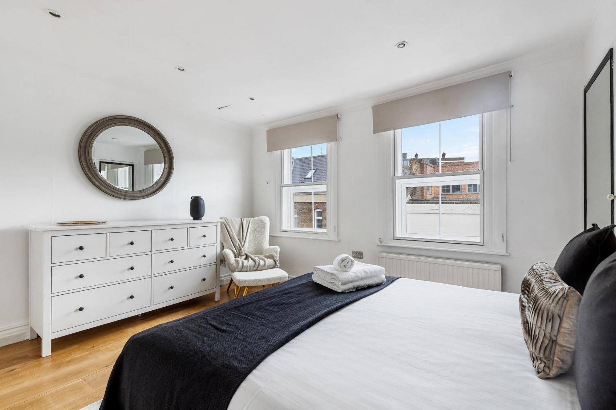 Knightsbridge Residences By Dena Elite Collection * London