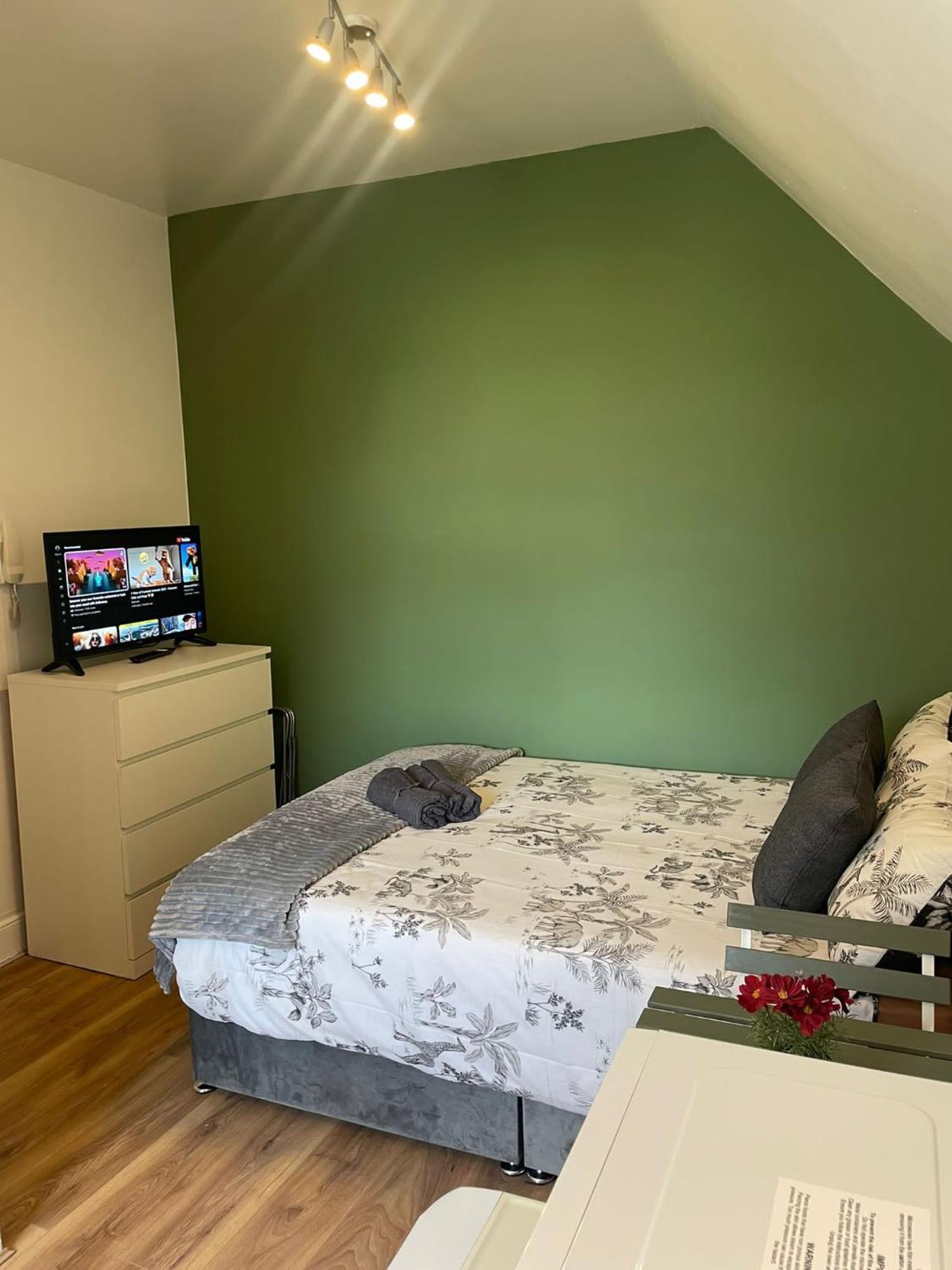 Apartment Guest 8