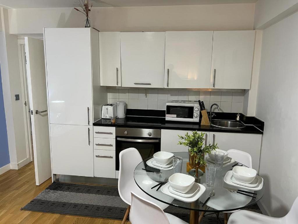 Two Bedroom Edgware Road Apartment