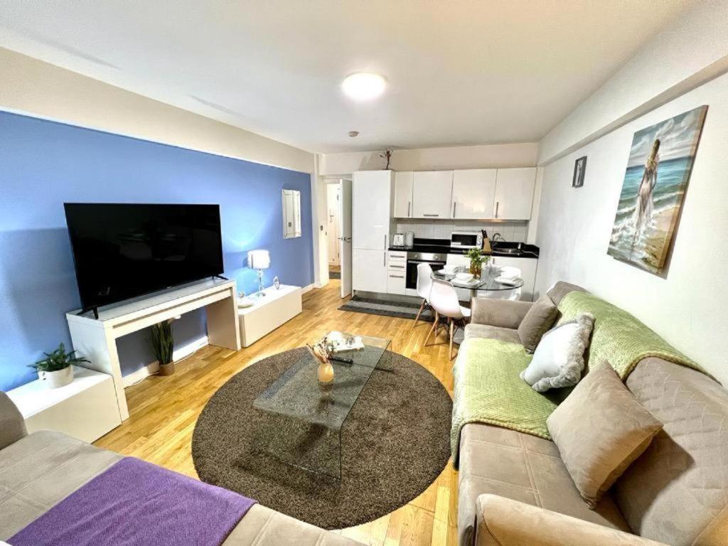 Two Bedroom Edgware Road * London
