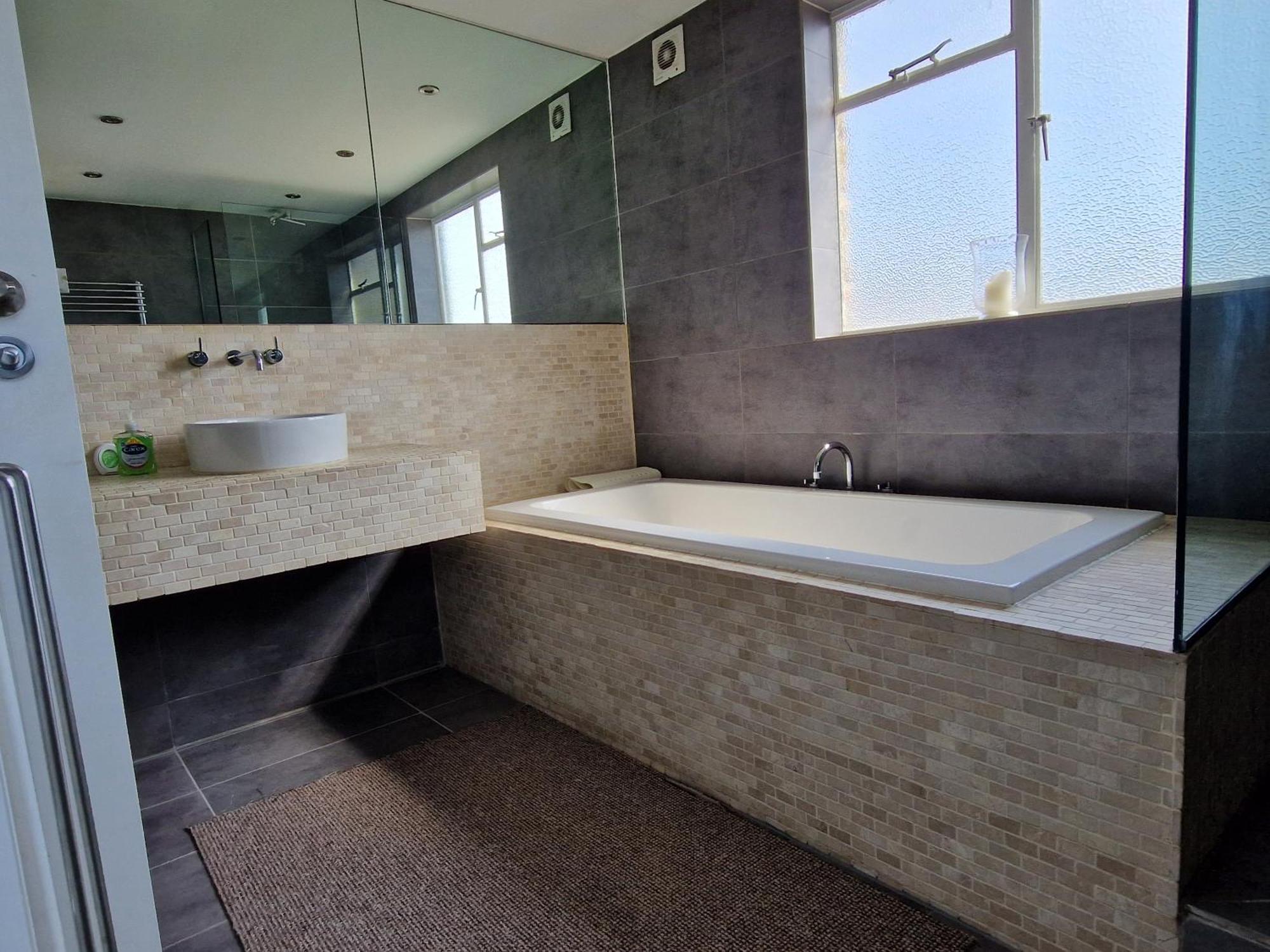 Victorian Modern Two Bedrooms Flat In West Kensington With Skyline View Apartment
