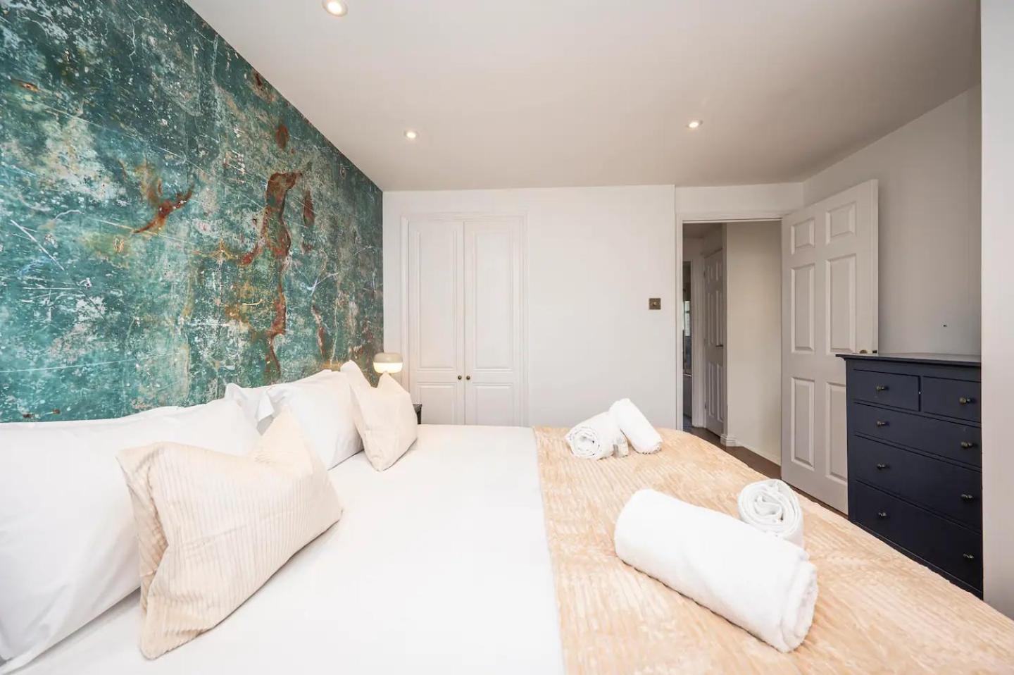 Holiday home Greenwich House 10 Mins To O2 - Free Parking Pass The Keys London