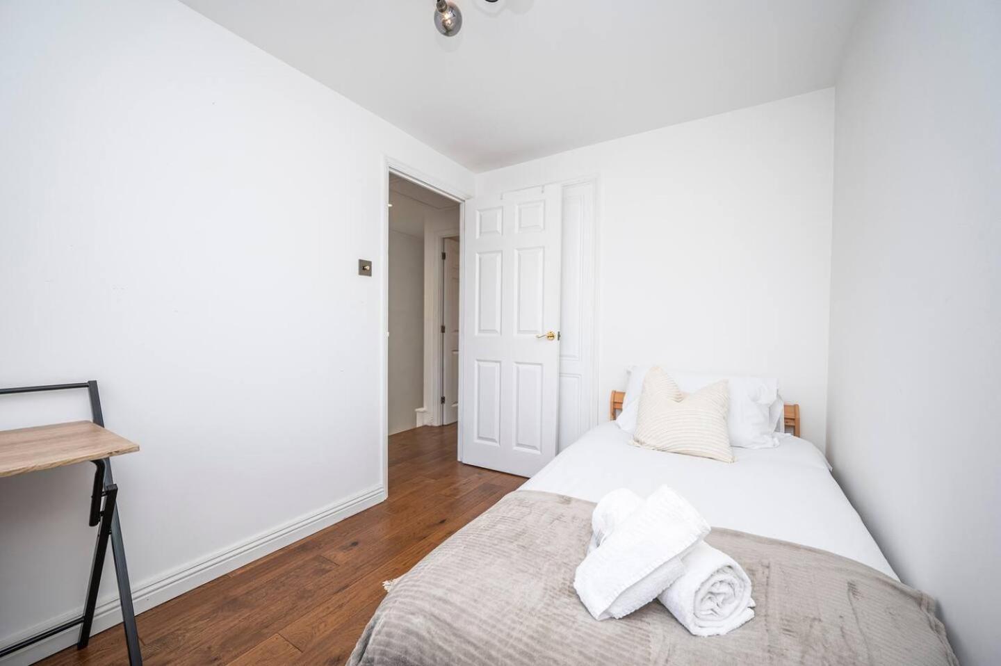 Holiday home Greenwich House 10 Mins To O2 - Free Parking Pass The Keys