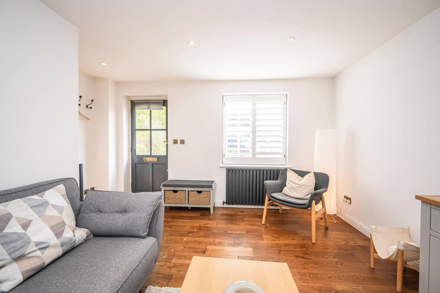 Greenwich House 10 Mins To O2 - Free Parking Pass The Keys Holiday home *