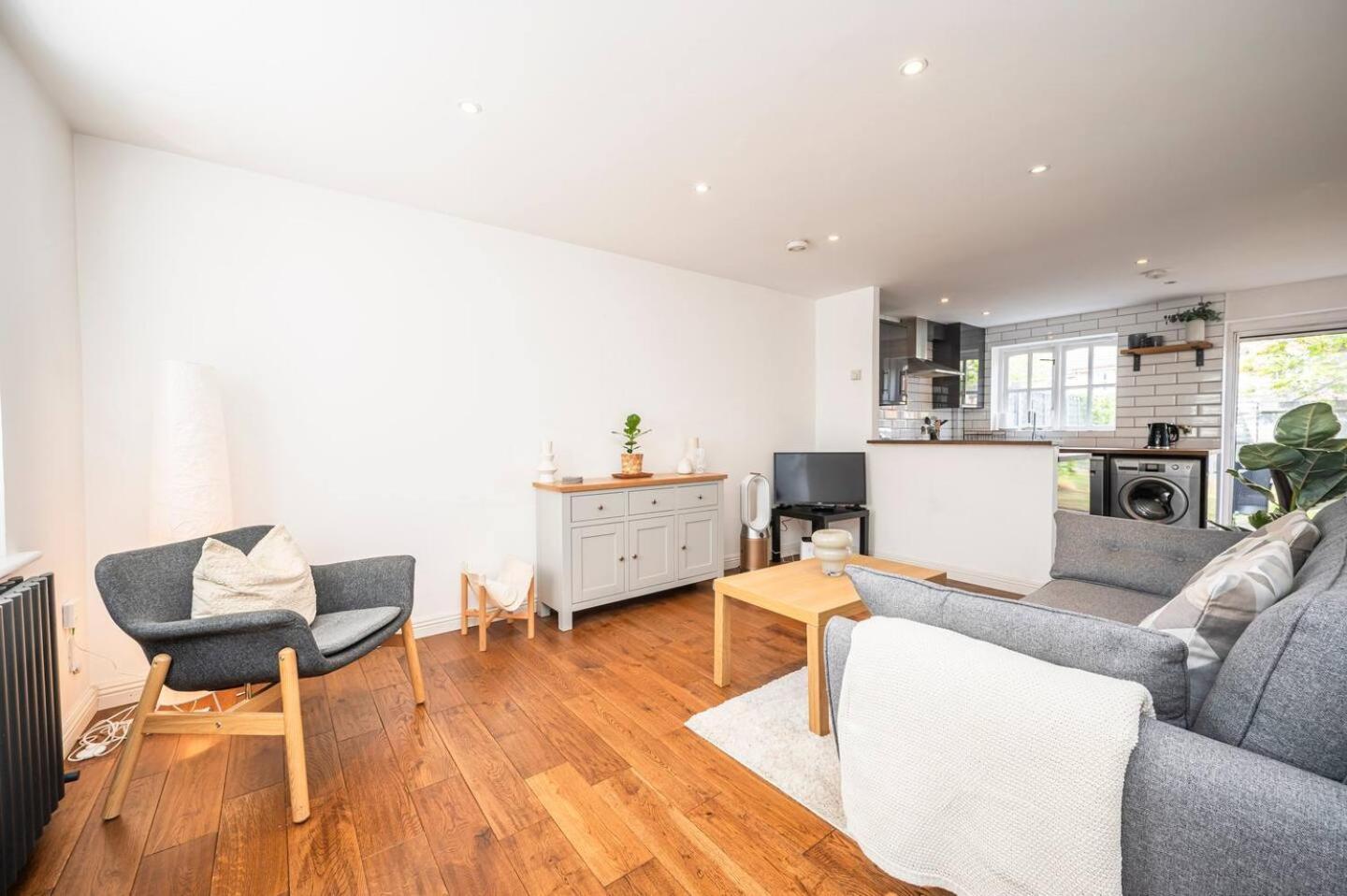 Holiday home Greenwich House 10 Mins To O2 - Free Parking Pass The Keys