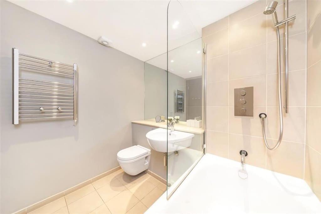 The Room1 Double Ensuite Barons Court