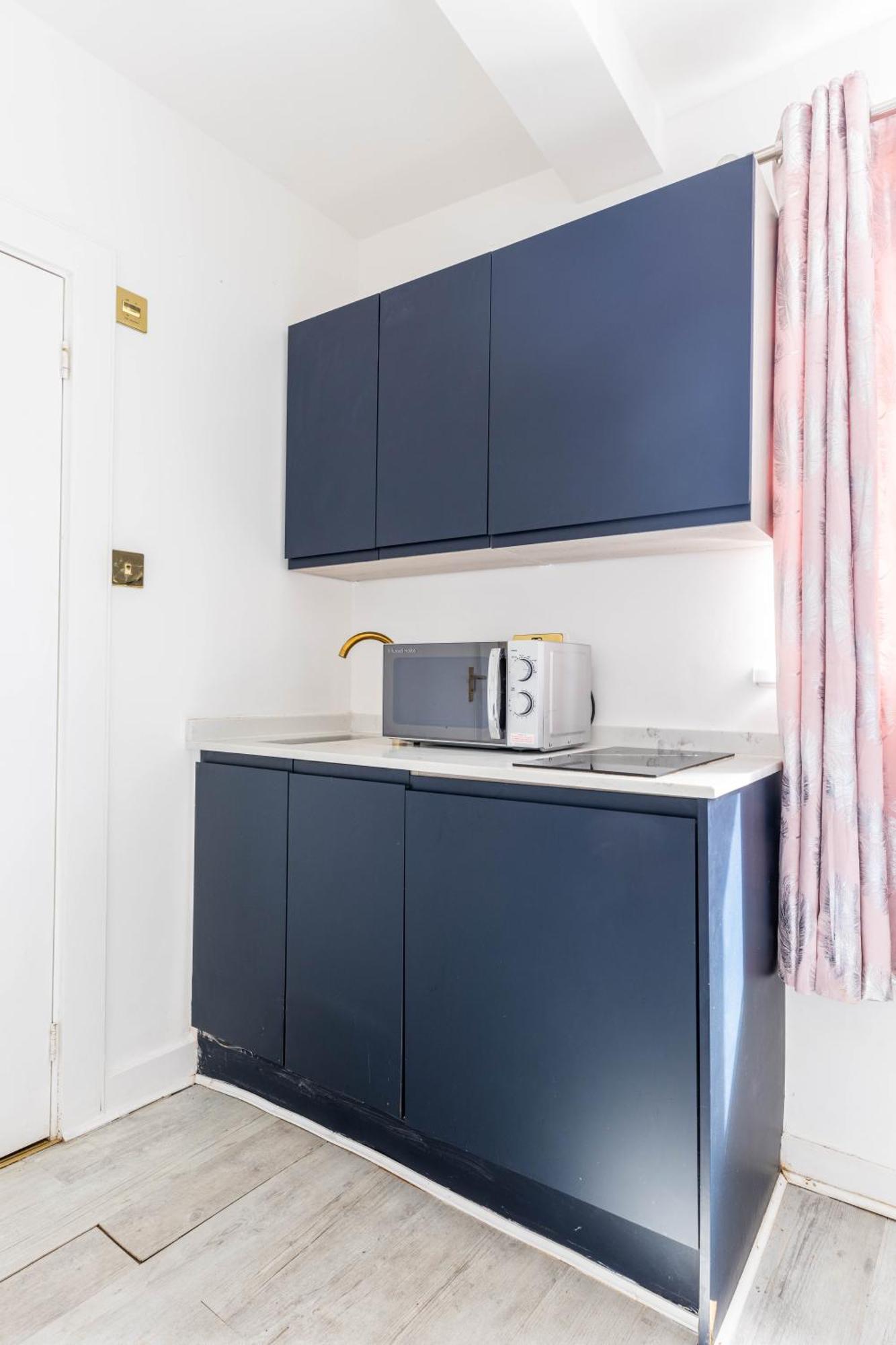 Tower Apartment's *